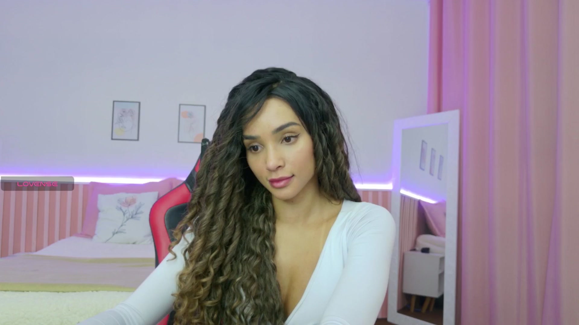 Gallery image thumbnail from Helen9g38's myfreecams stream on, 10/23/2025, 21:31 image 3 of 20
