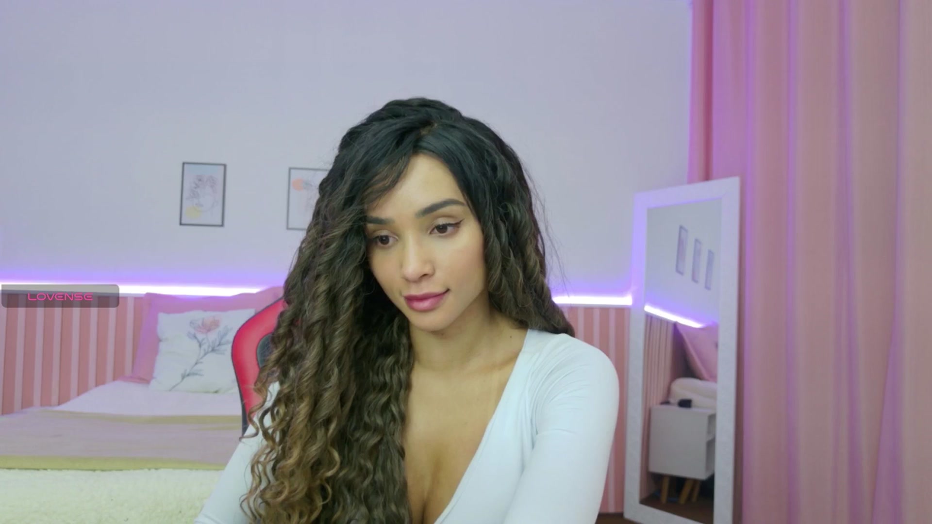 Gallery image thumbnail from Helen9g38's myfreecams stream on, 10/23/2025, 21:31 image 17 of 20