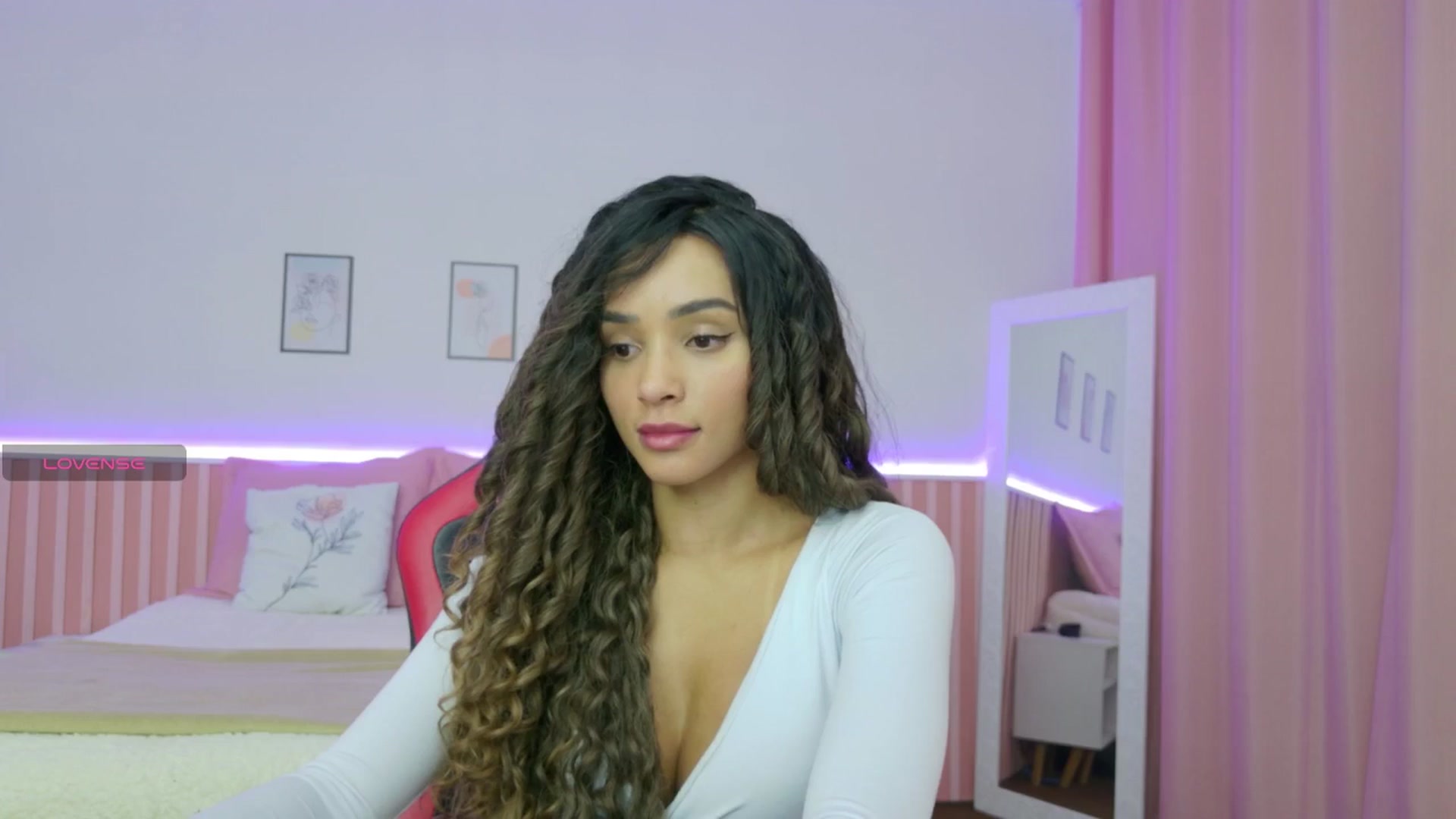 Gallery image thumbnail from Helen9g38's myfreecams stream on, 10/23/2025, 21:31 image 13 of 20