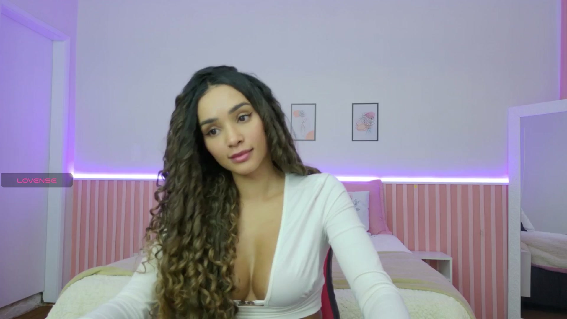 Gallery image thumbnail from Helen9g38's myfreecams stream on, 10/24/2025, 09:37 image 14 of 20