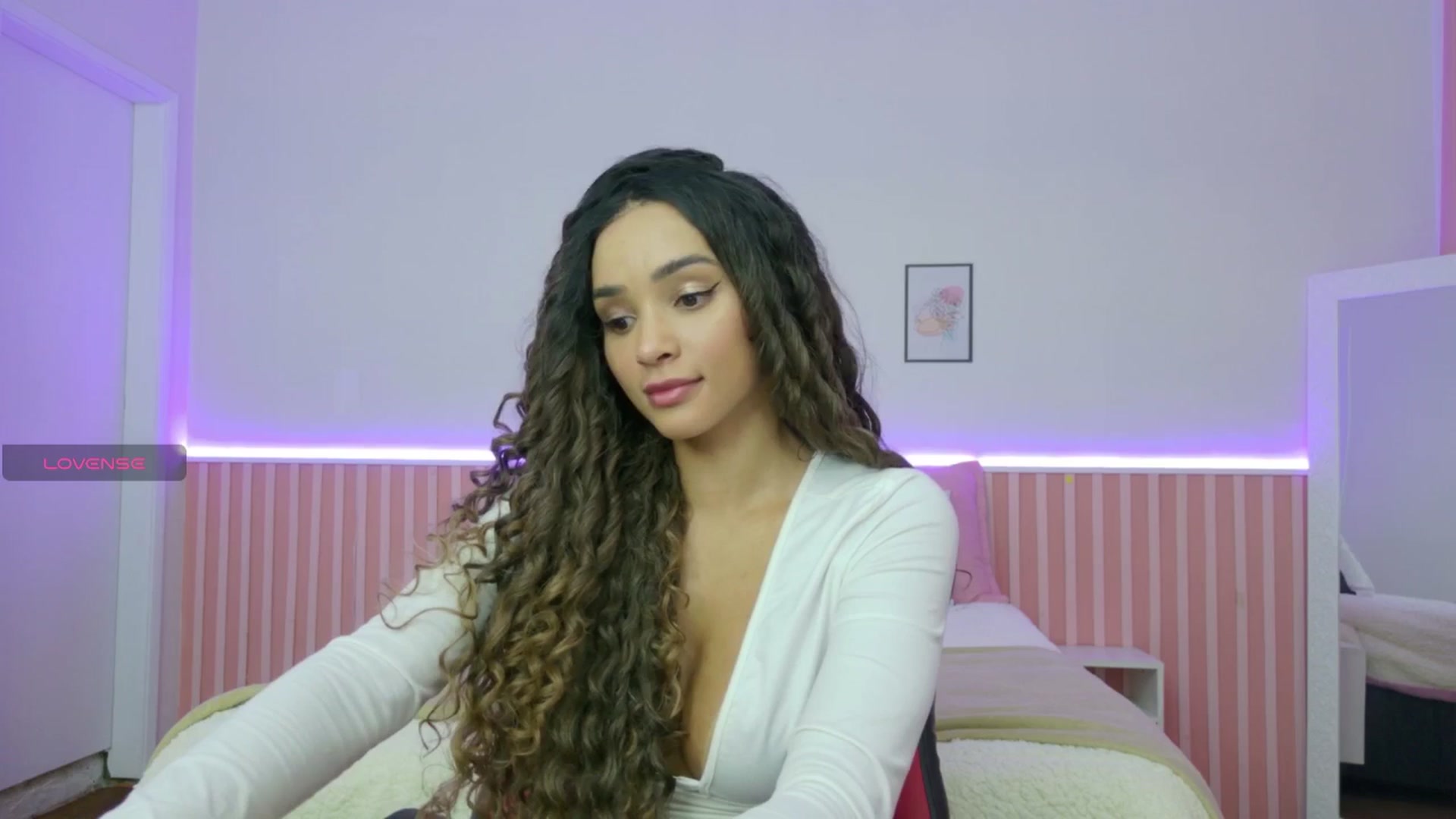 Gallery image thumbnail from Helen9g38's myfreecams stream on, 10/24/2025, 09:37 image 10 of 20