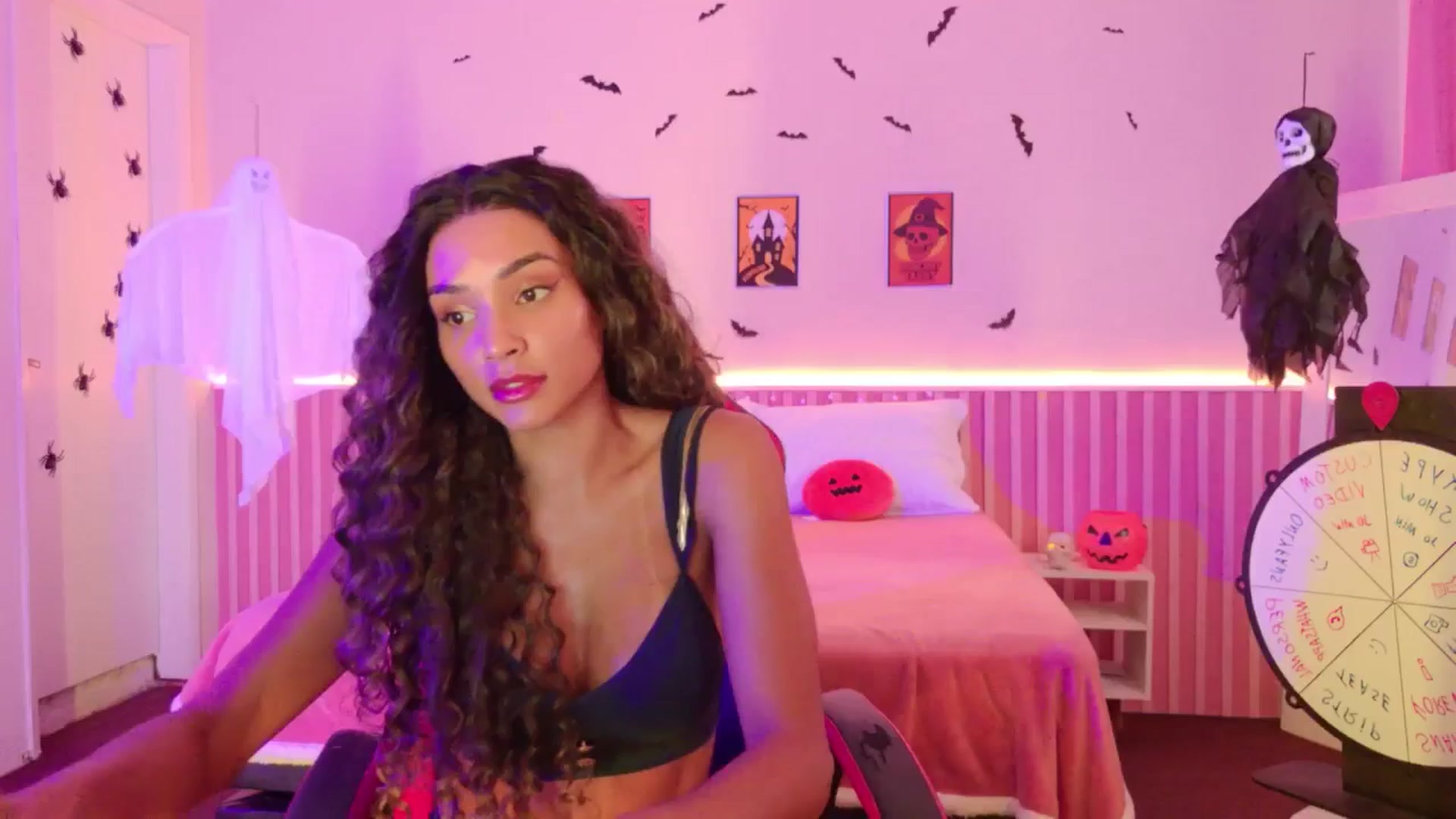 Gallery image thumbnail from Helen9g38's myfreecams stream on, 10/27/2025, 09:13 image 17 of 20