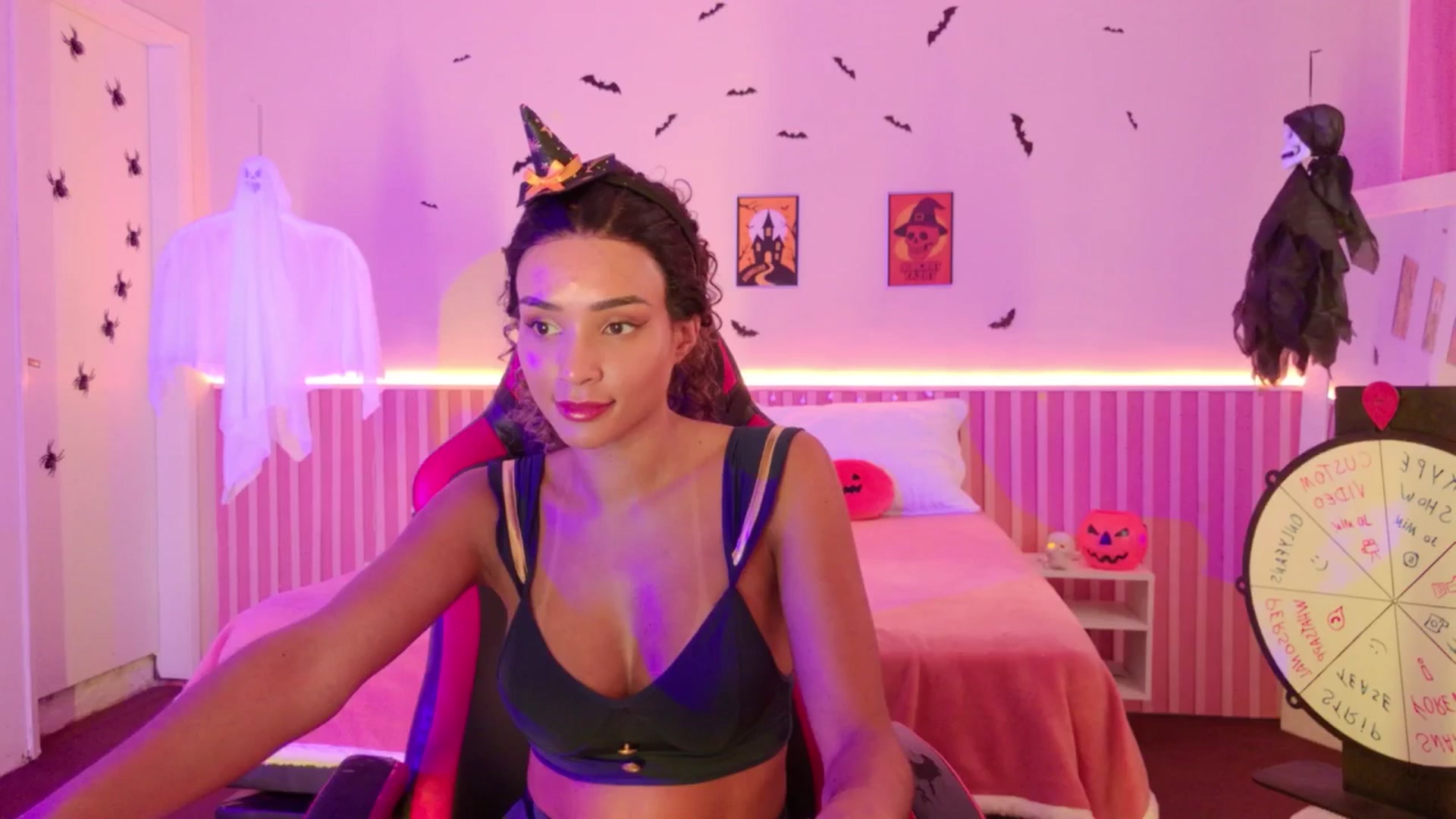Gallery image thumbnail from Helen9g38's myfreecams stream on, 10/27/2025, 09:13 image 12 of 20