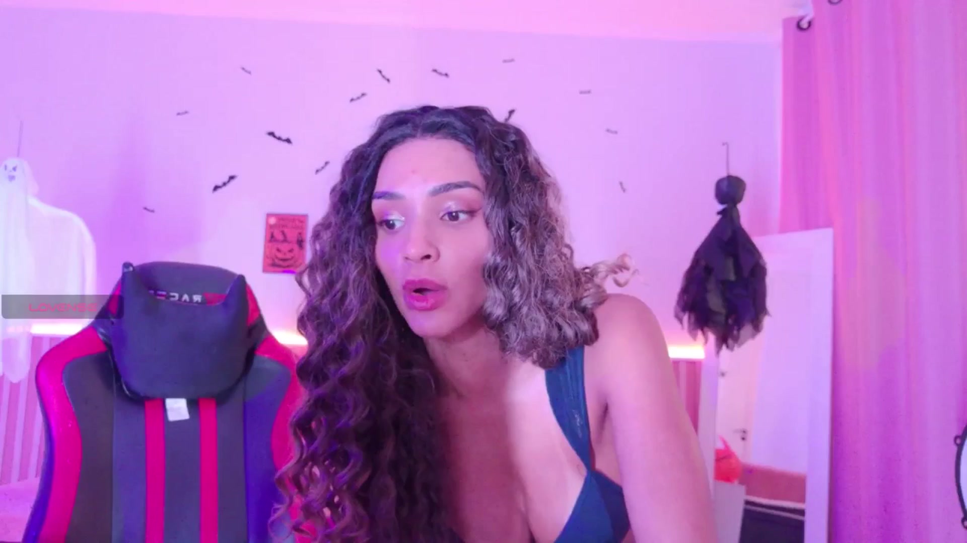 Gallery image thumbnail from Helen9g38's myfreecams stream on, 10/27/2025, 12:15 image 9 of 20