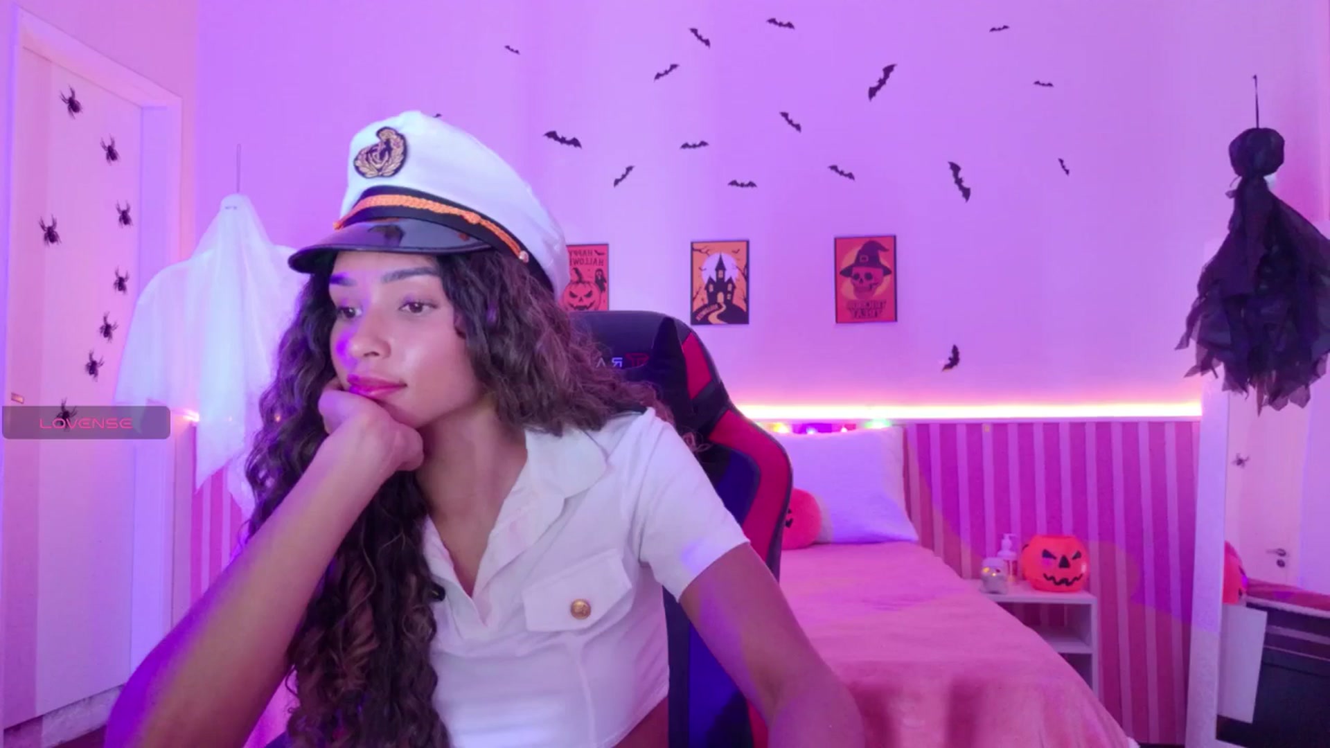 Gallery image thumbnail from Helen9g38's myfreecams stream on, 10/29/2025, 09:53 image 15 of 20
