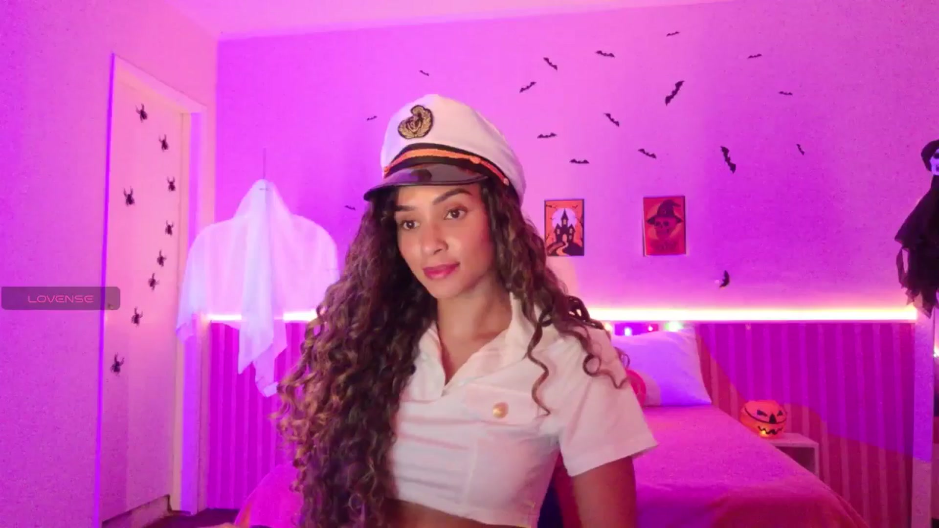 Gallery image thumbnail from Helen9g38's myfreecams stream on, 11/01/2025, 08:57 image 10 of 20