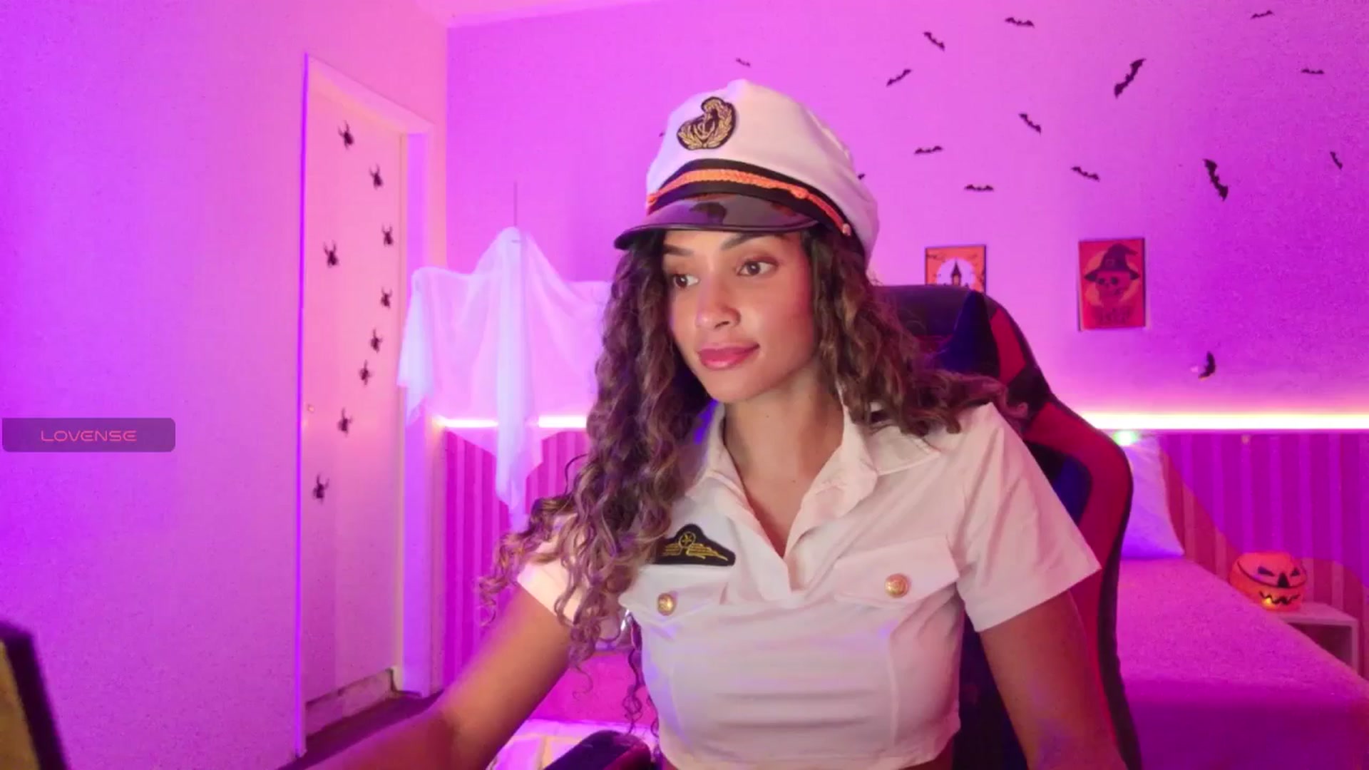 Gallery image thumbnail from Helen9g38's myfreecams stream on, 11/01/2025, 10:17 image 19 of 20