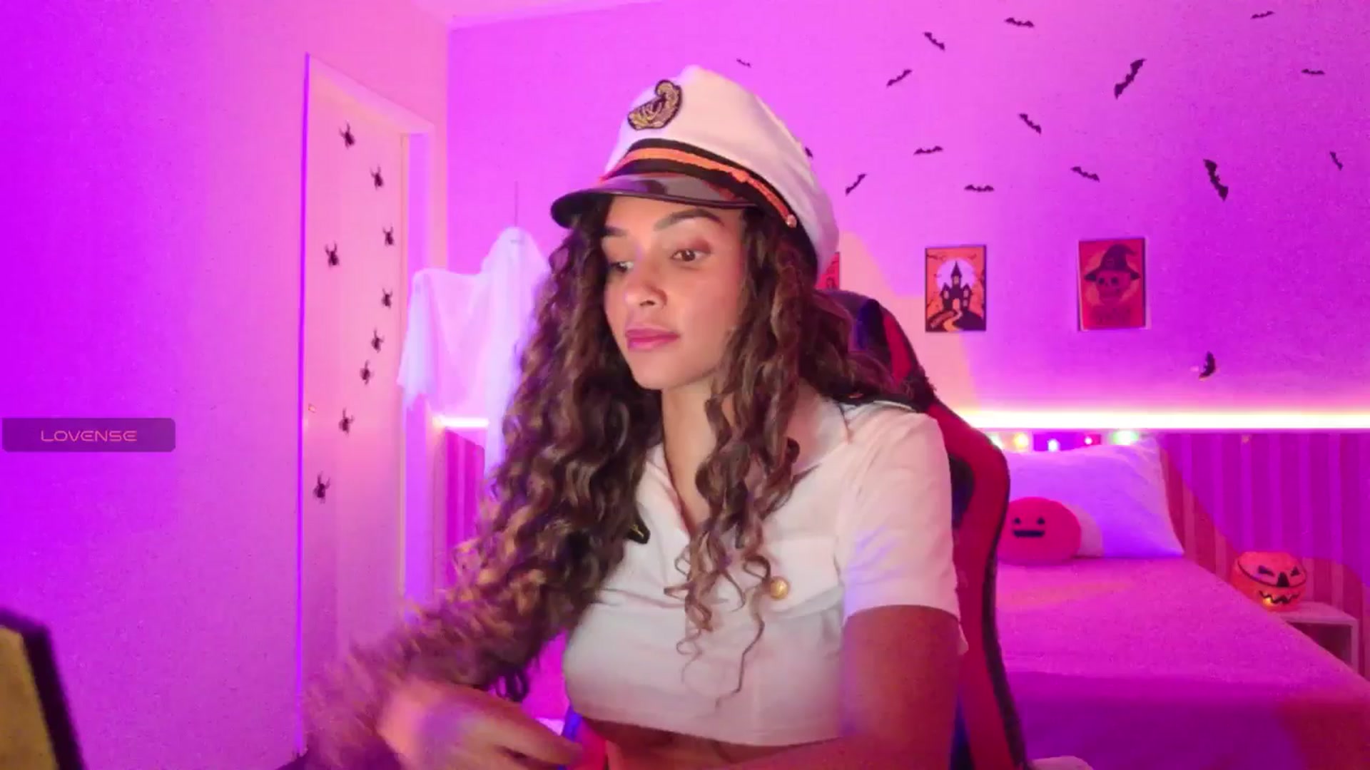 Gallery image thumbnail from Helen9g38's myfreecams stream on, 11/01/2025, 10:17 image 12 of 20