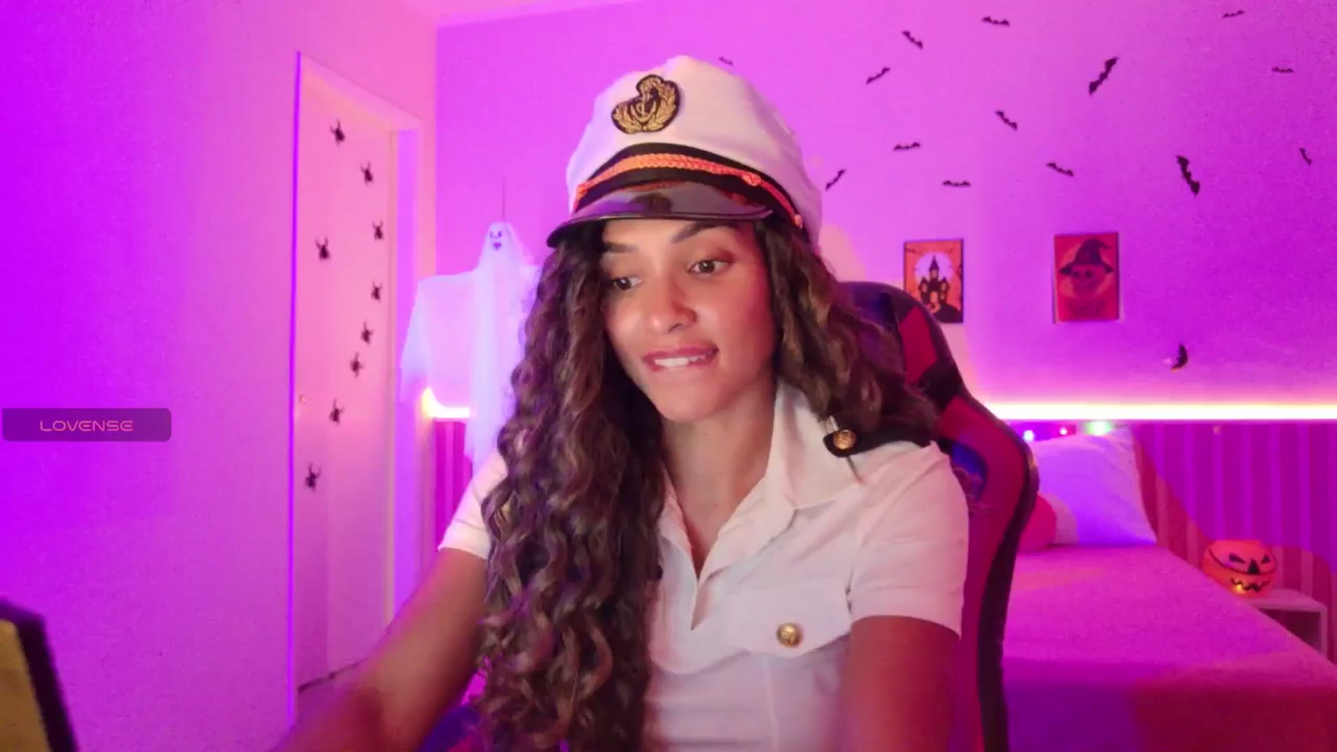 Gallery image thumbnail from Helen9g38's myfreecams stream on, 11/01/2025, 10:17 image 18 of 20