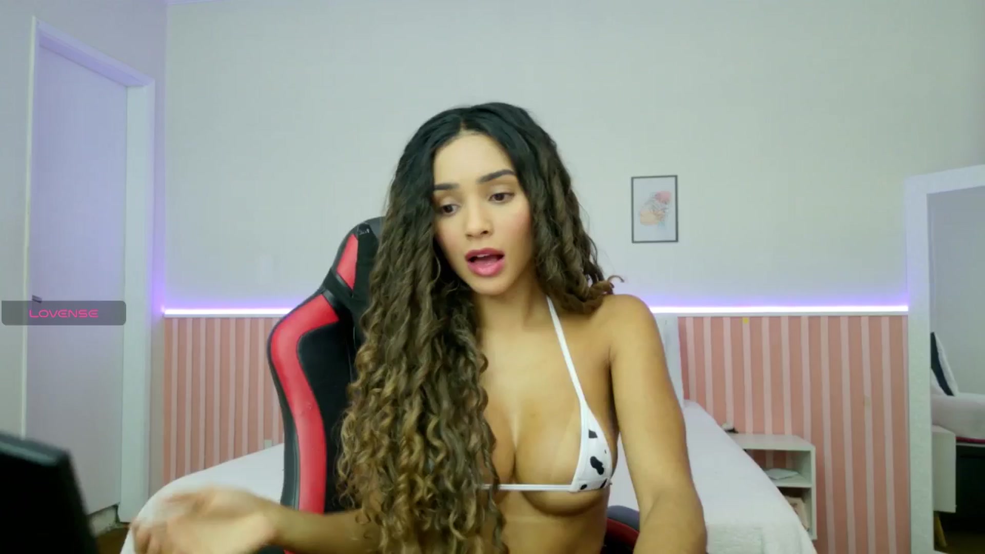 Gallery image thumbnail from Helen9g38's myfreecams stream on, 11/06/2025, 23:56 image 4 of 20