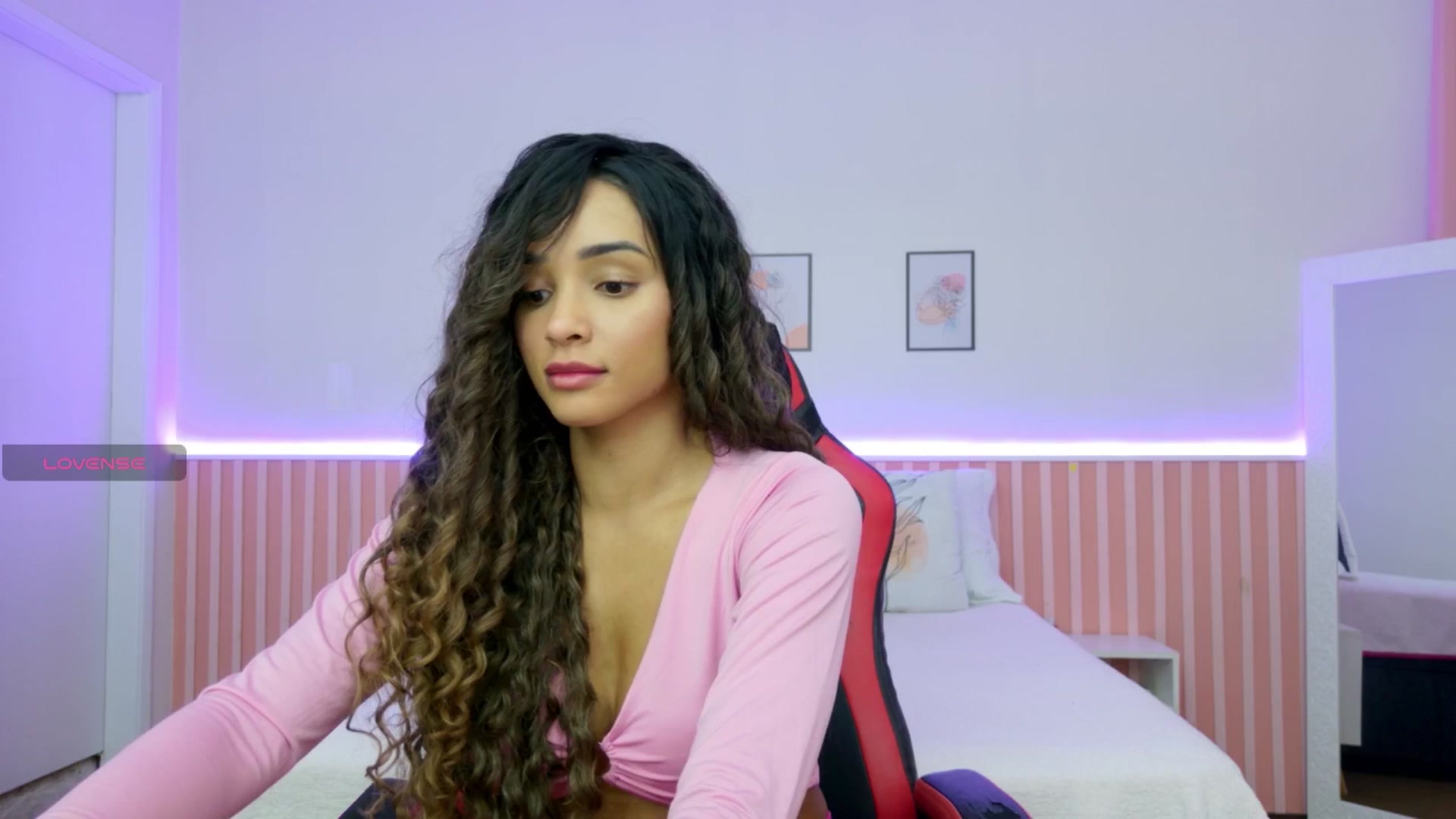 Gallery image thumbnail from Helen9g38's myfreecams stream on, 11/07/2025, 10:28 image 9 of 20