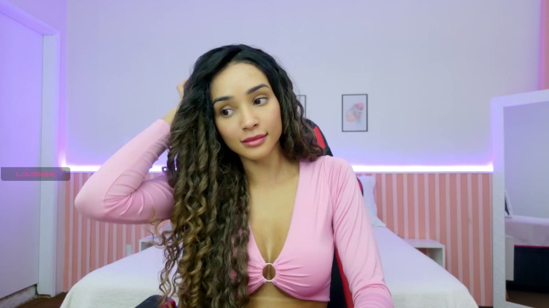 Gallery image thumbnail from Helen9g38's myfreecams stream on, 11/07/2025, 10:28 image 6 of 20