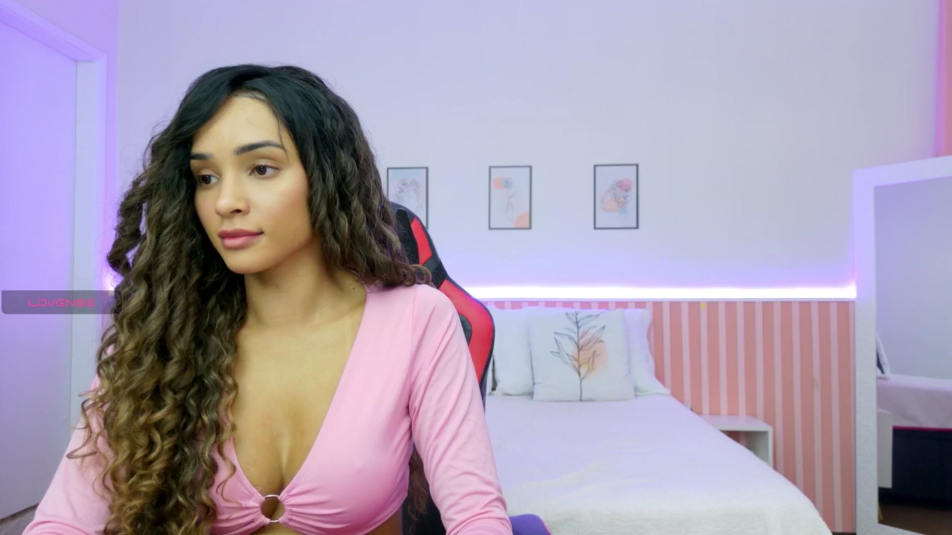 Gallery image thumbnail from Helen9g38's myfreecams stream on, 11/07/2025, 11:19 image 1 of 20