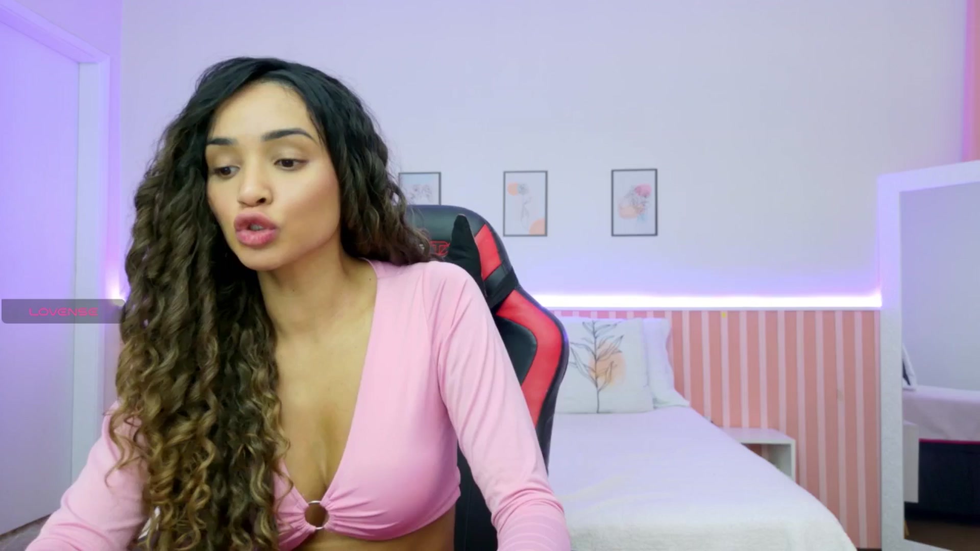 Gallery image thumbnail from Helen9g38's myfreecams stream on, 11/07/2025, 11:19 image 14 of 20
