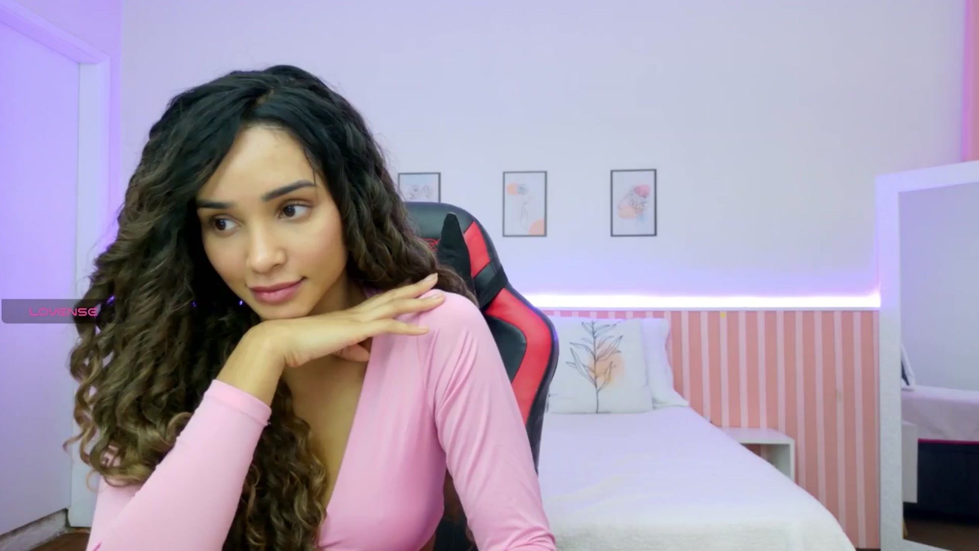 Gallery image thumbnail from Helen9g38's myfreecams stream on, 11/07/2025, 11:19 image 11 of 20