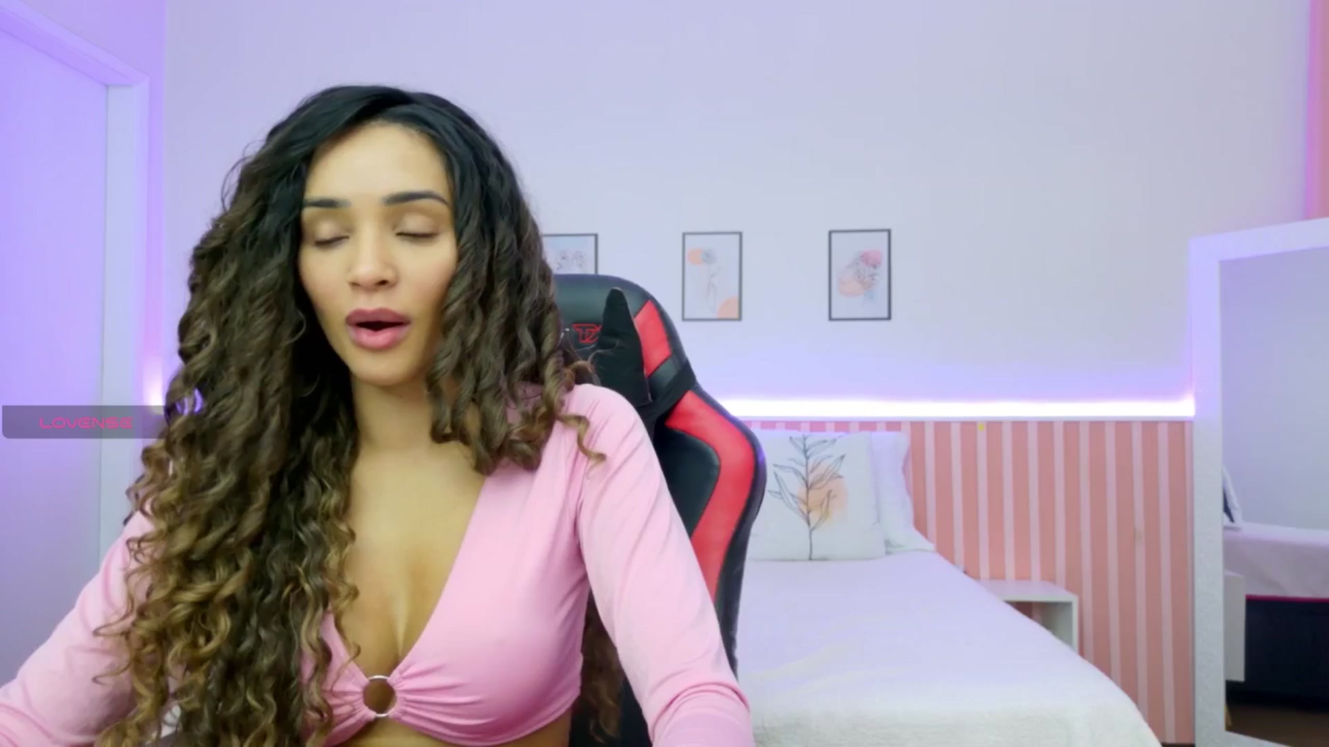 Gallery image thumbnail from Helen9g38's myfreecams stream on, 11/07/2025, 11:19 image 4 of 20