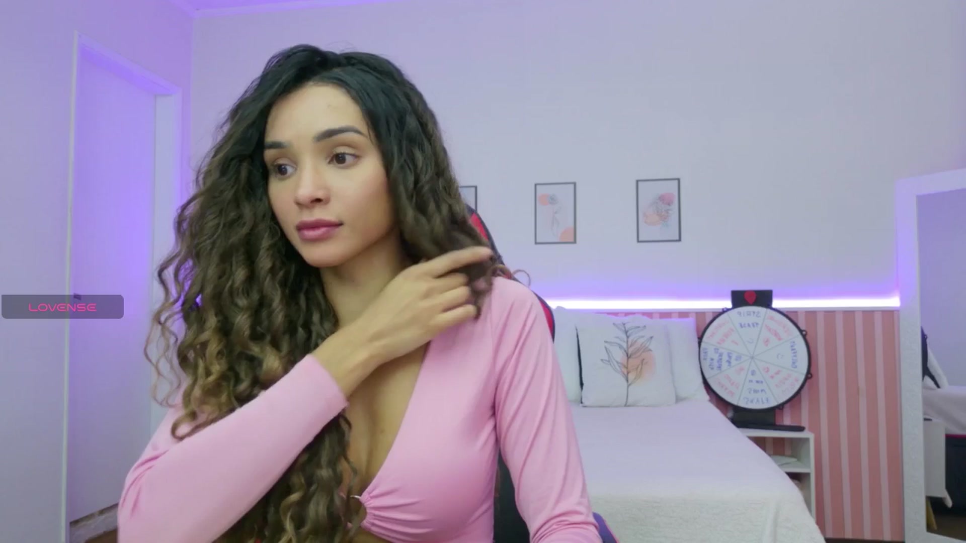 Gallery image thumbnail from Helen9g38's myfreecams stream on, 11/11/2025, 12:02 image 4 of 20