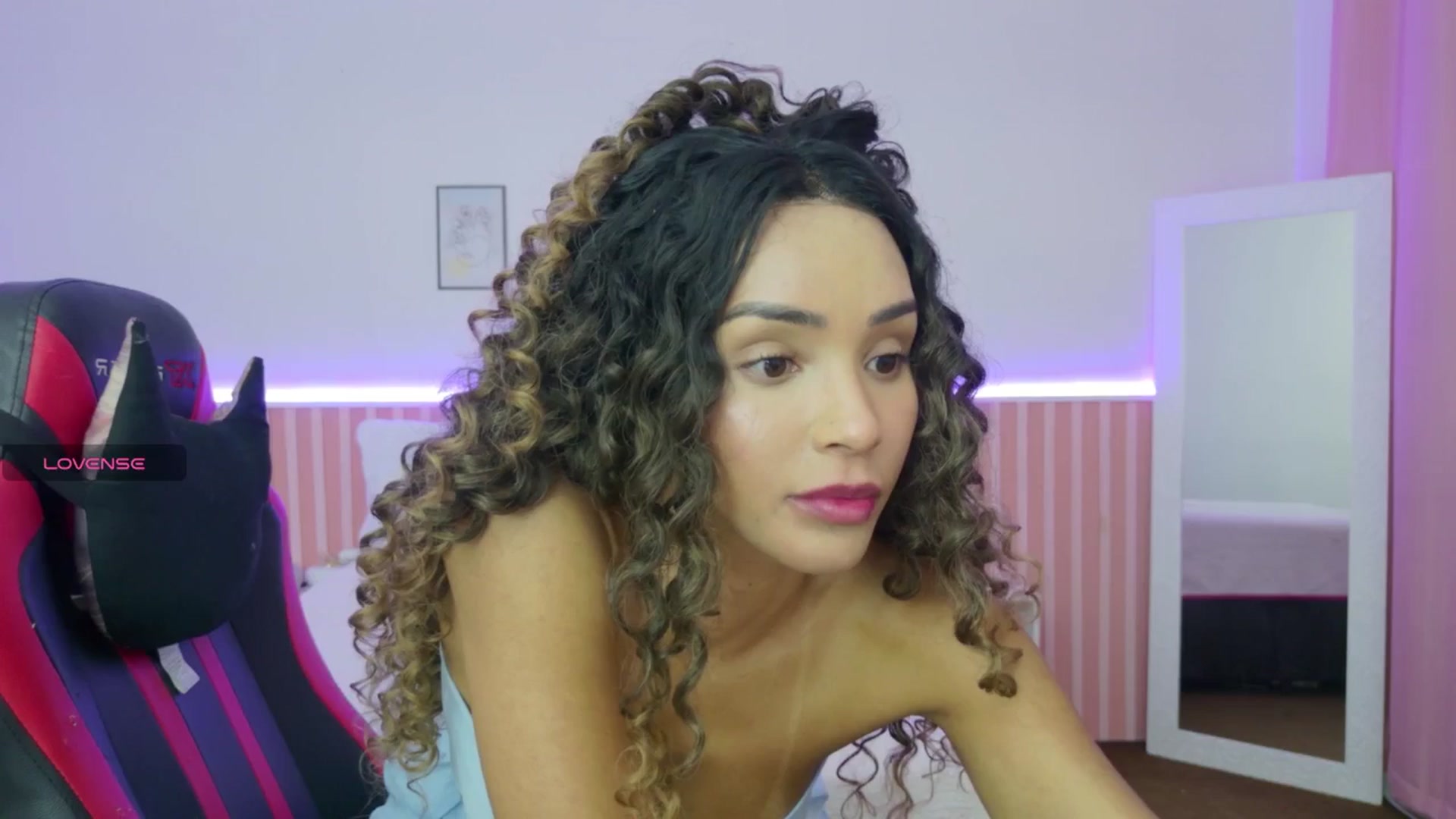 Gallery image thumbnail from Helen9g38's myfreecams stream on, 11/18/2025, 11:02 image 5 of 20
