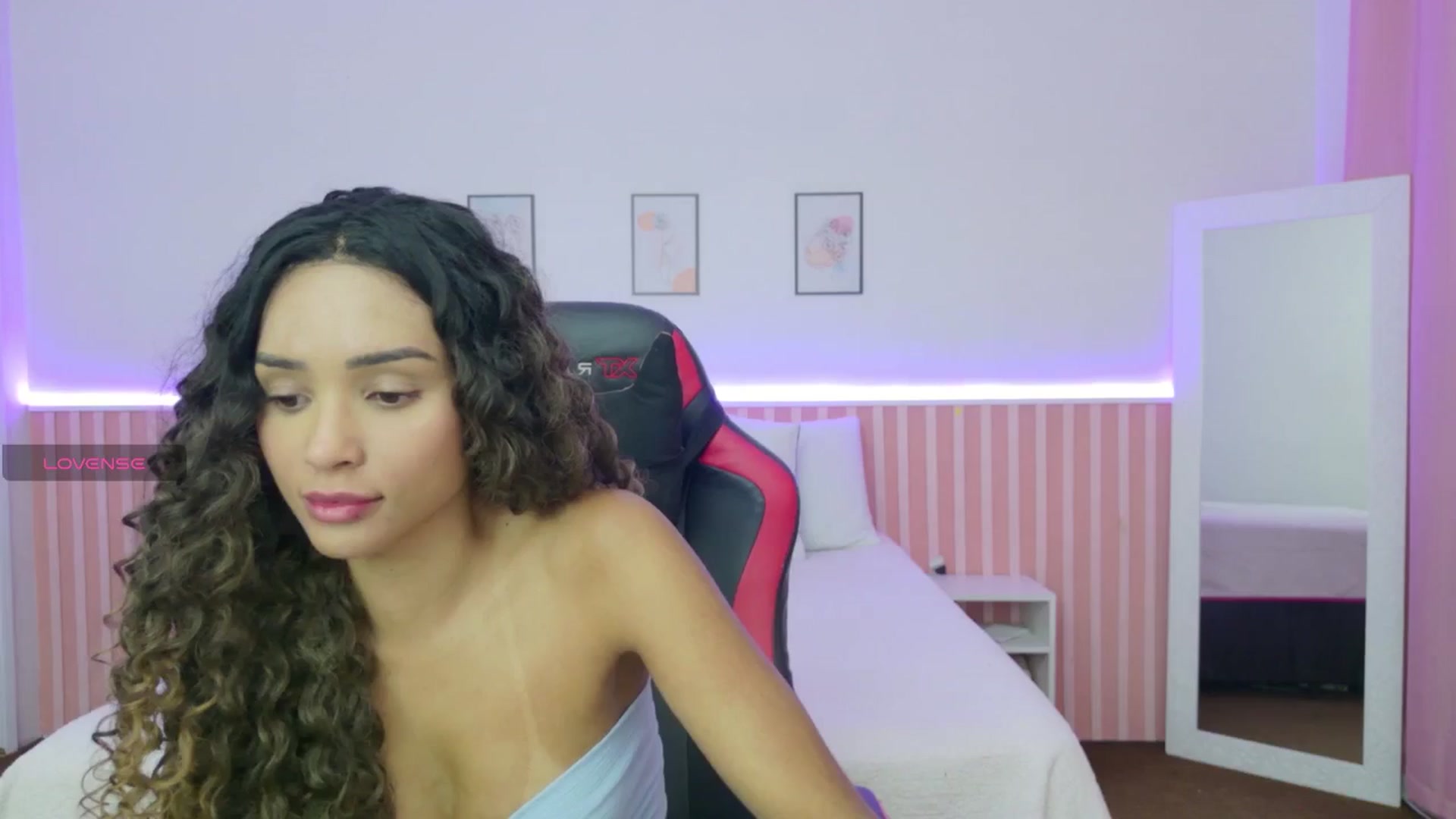 Gallery image thumbnail from Helen9g38's myfreecams stream on, 11/18/2025, 11:02 image 19 of 20