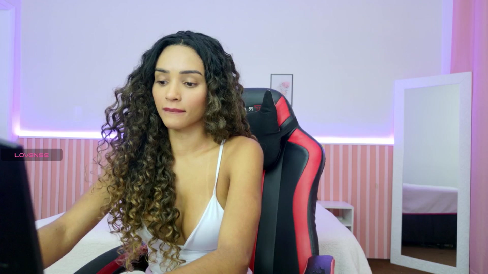 Gallery image thumbnail from Helen9g38's myfreecams stream on, 11/20/2025, 11:16 image 18 of 20