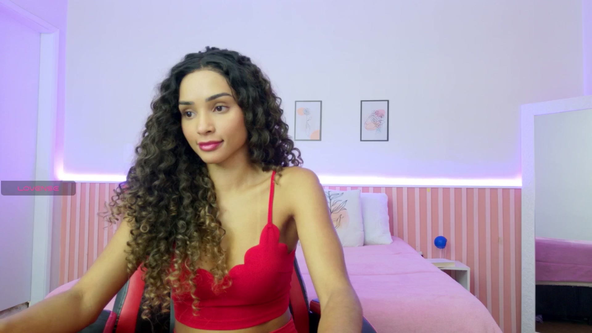 Gallery image thumbnail from Helen9g38's myfreecams stream on, 11/26/2025, 11:08 image 12 of 20