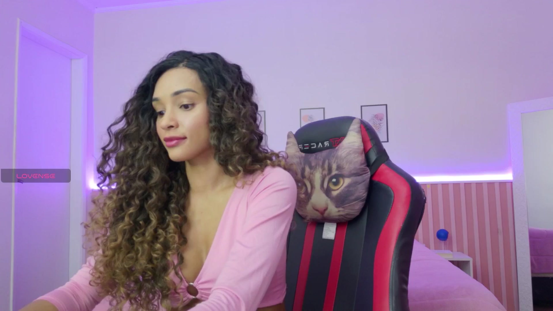 Gallery image thumbnail from Helen9g38's myfreecams stream on, 11/28/2025, 10:14 image 6 of 20