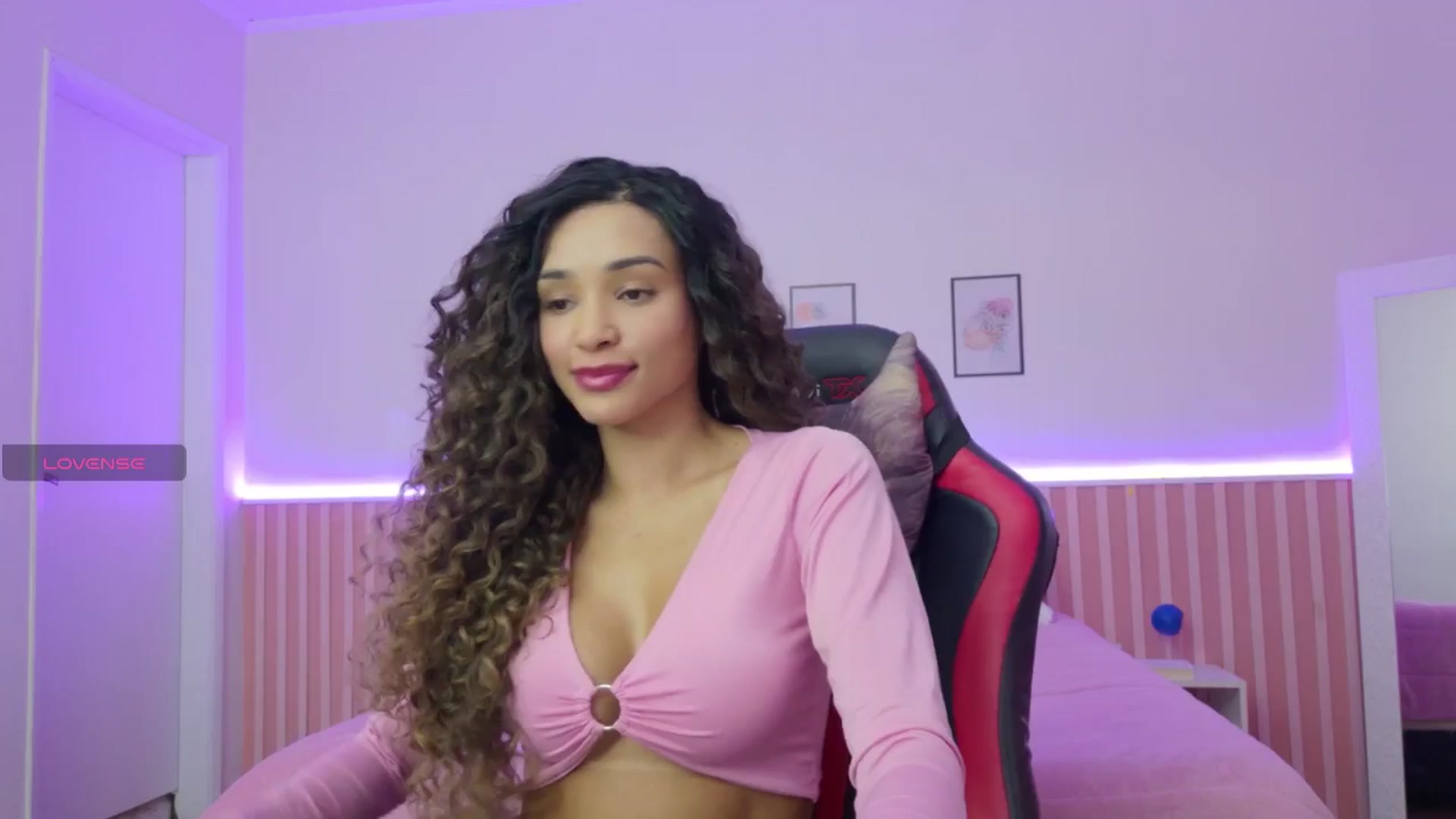Gallery image thumbnail from Helen9g38's myfreecams stream on, 11/28/2025, 10:14 image 7 of 20