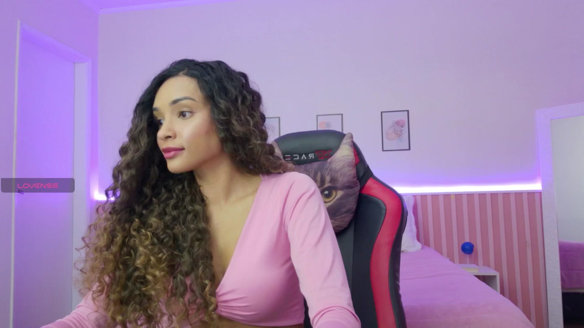 Gallery image thumbnail from Helen9g38's myfreecams stream on, 11/28/2025, 10:14 image 10 of 20