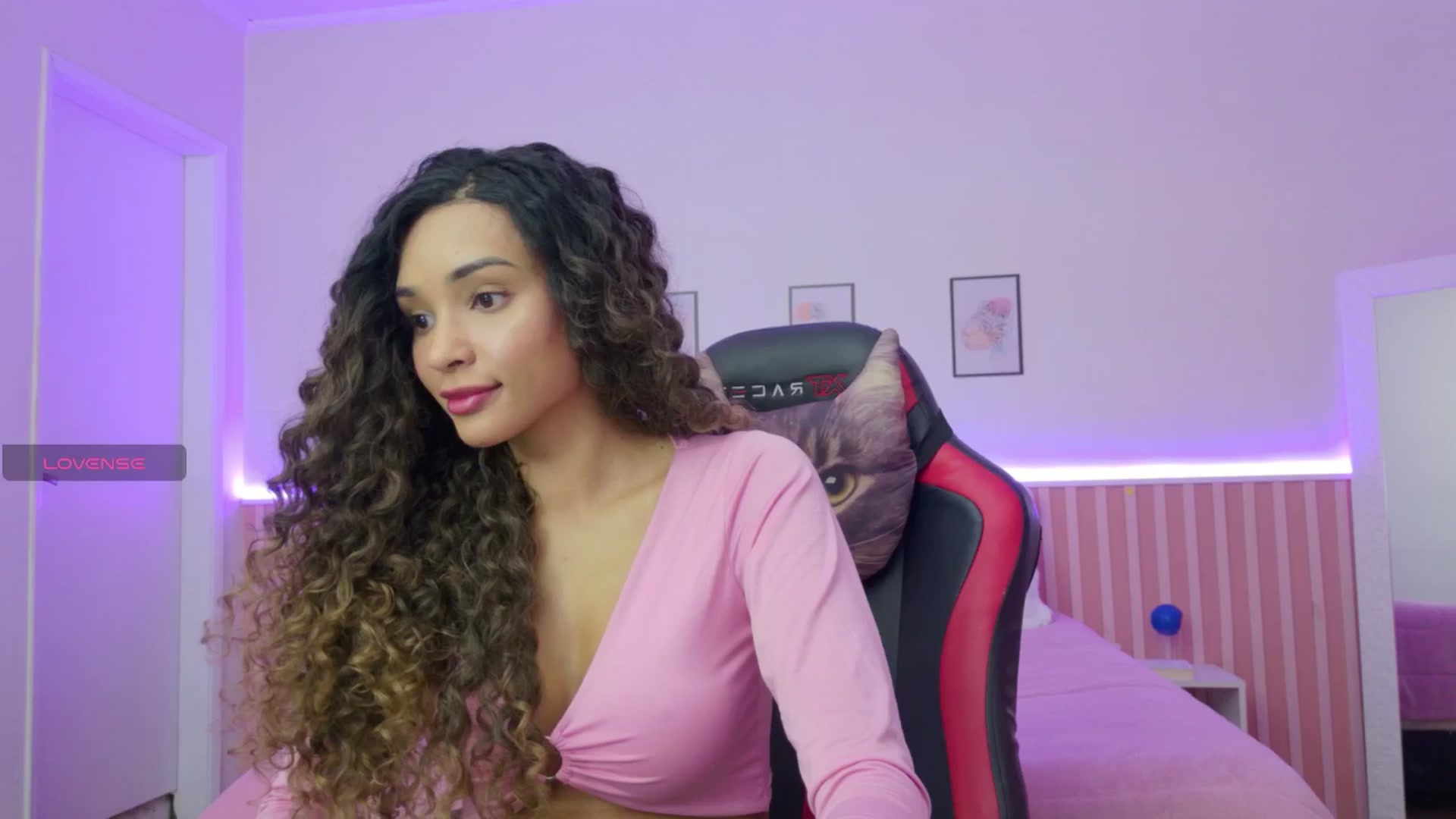 Gallery image thumbnail from Helen9g38's myfreecams stream on, 11/28/2025, 10:14 image 9 of 20