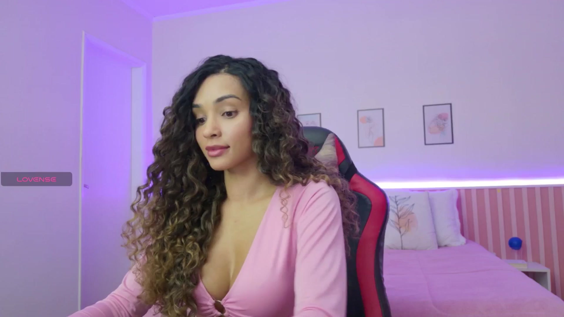 Gallery image thumbnail from Helen9g38's myfreecams stream on, 11/28/2025, 11:34 image 1 of 20