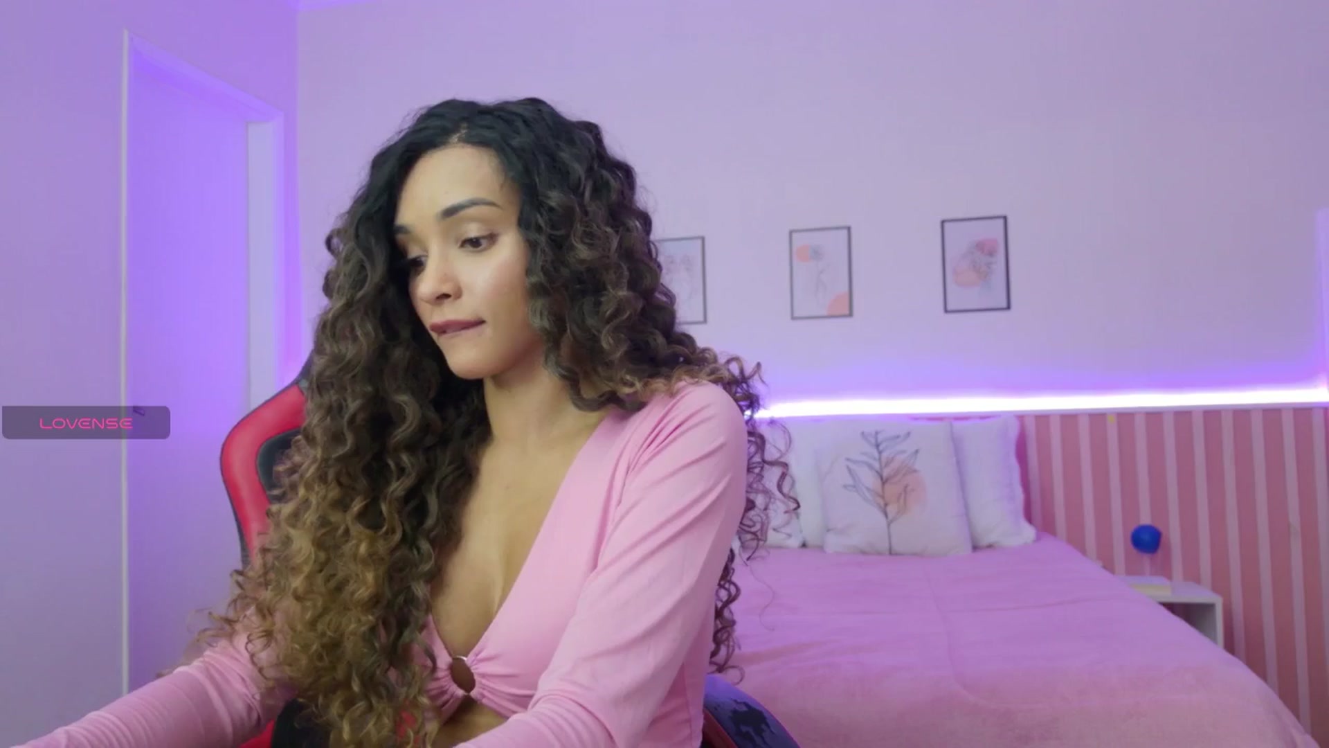 Gallery image thumbnail from Helen9g38's myfreecams stream on, 11/28/2025, 11:34 image 20 of 20