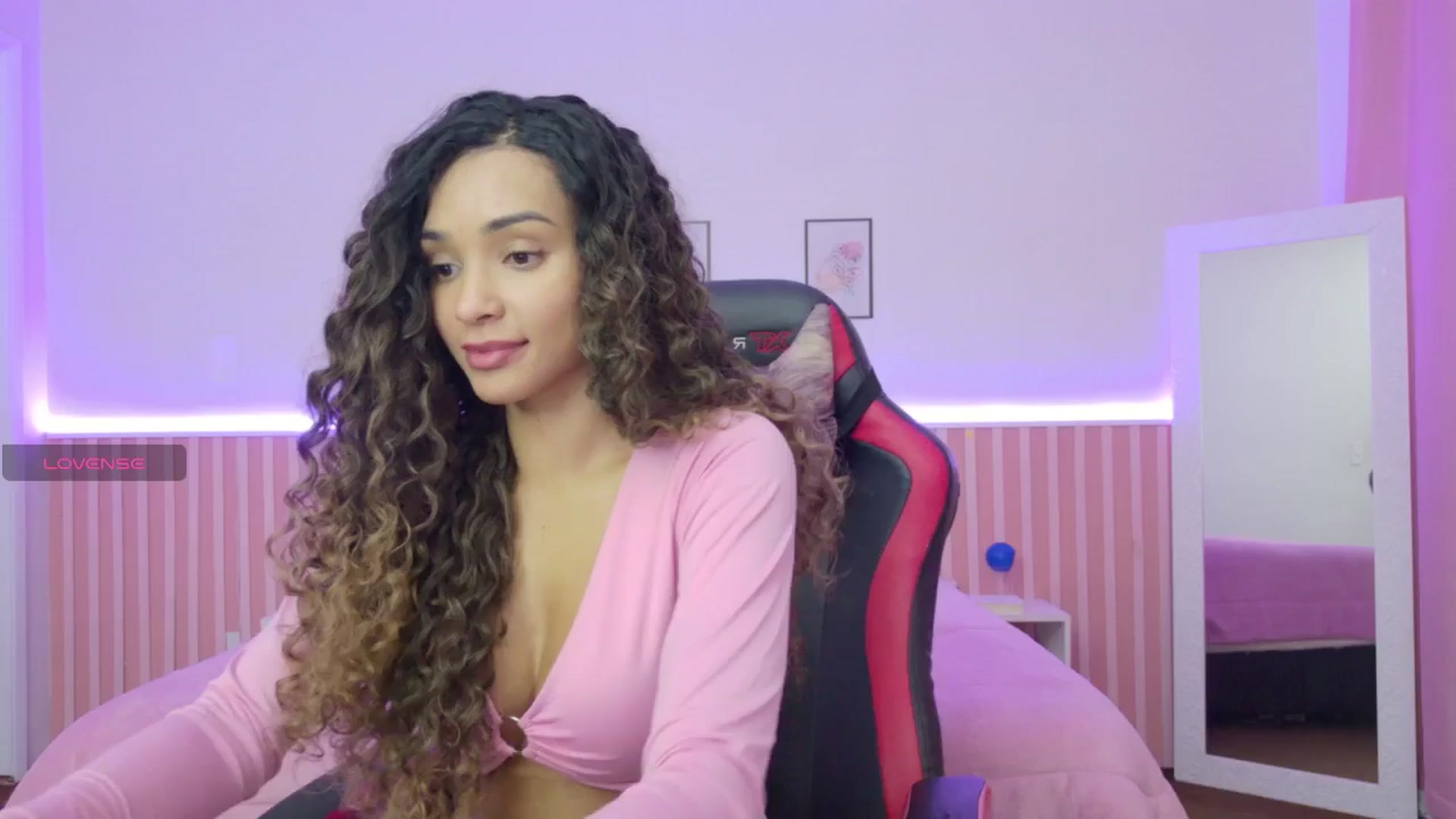 Gallery image thumbnail from Helen9g38's myfreecams stream on, 11/28/2025, 15:22 image 5 of 20