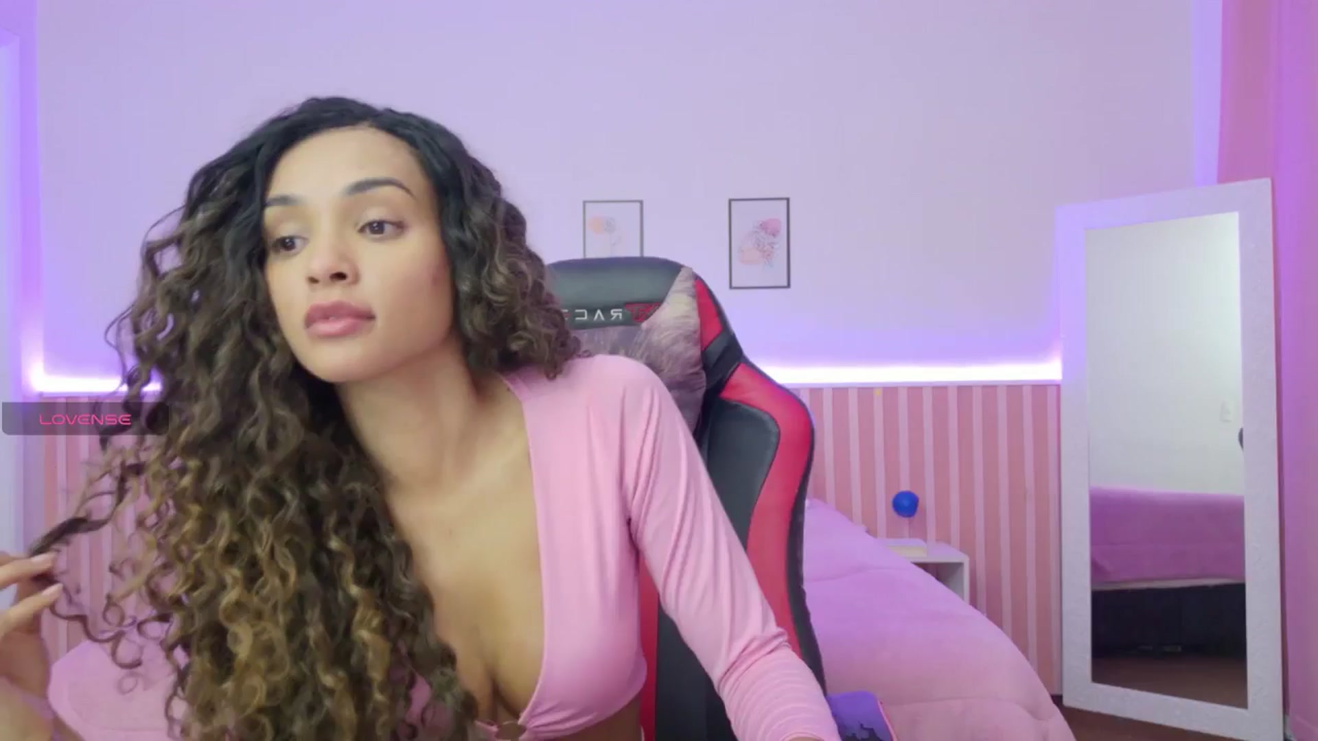 Gallery image thumbnail from Helen9g38's myfreecams stream on, 11/28/2025, 15:22 image 19 of 20