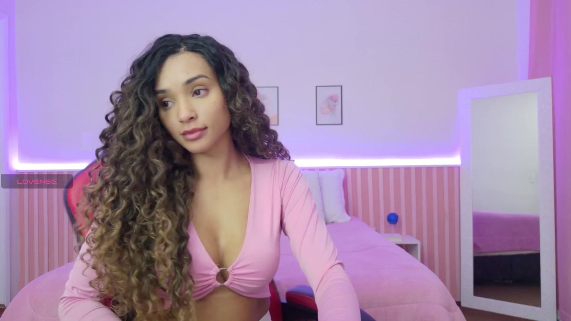 Gallery image thumbnail from Helen9g38's myfreecams stream on, 11/28/2025, 15:22 image 13 of 20