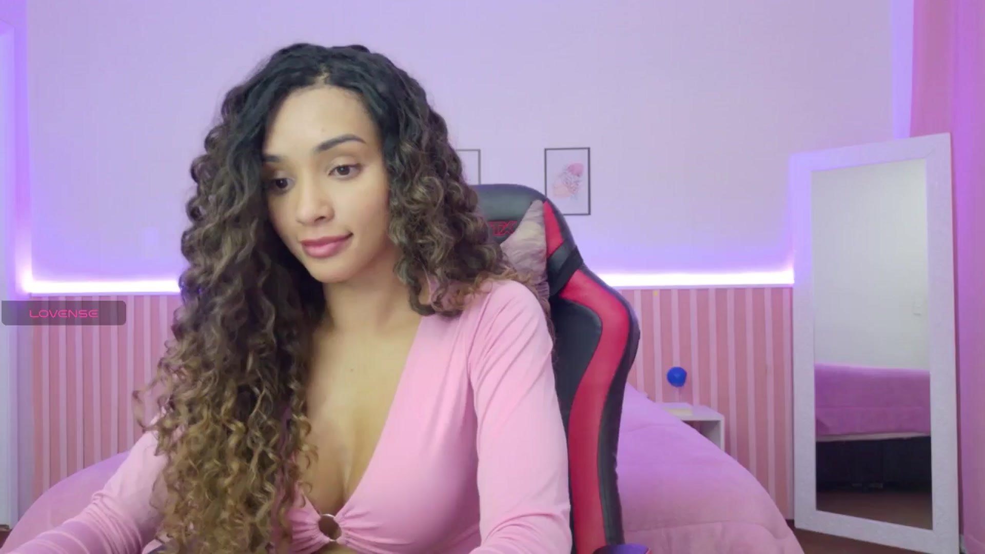 Gallery image thumbnail from Helen9g38's myfreecams stream on, 11/28/2025, 15:22 image 7 of 20