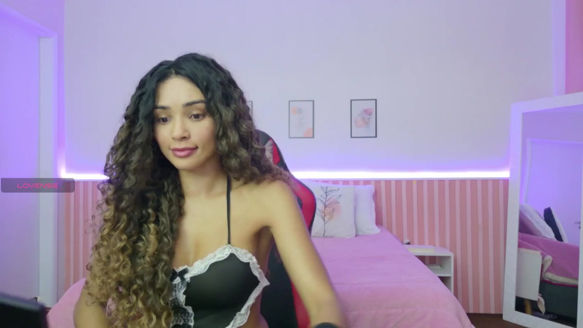 Gallery image thumbnail from Helen9g38's myfreecams stream on, 12/01/2025, 12:25 image 11 of 20