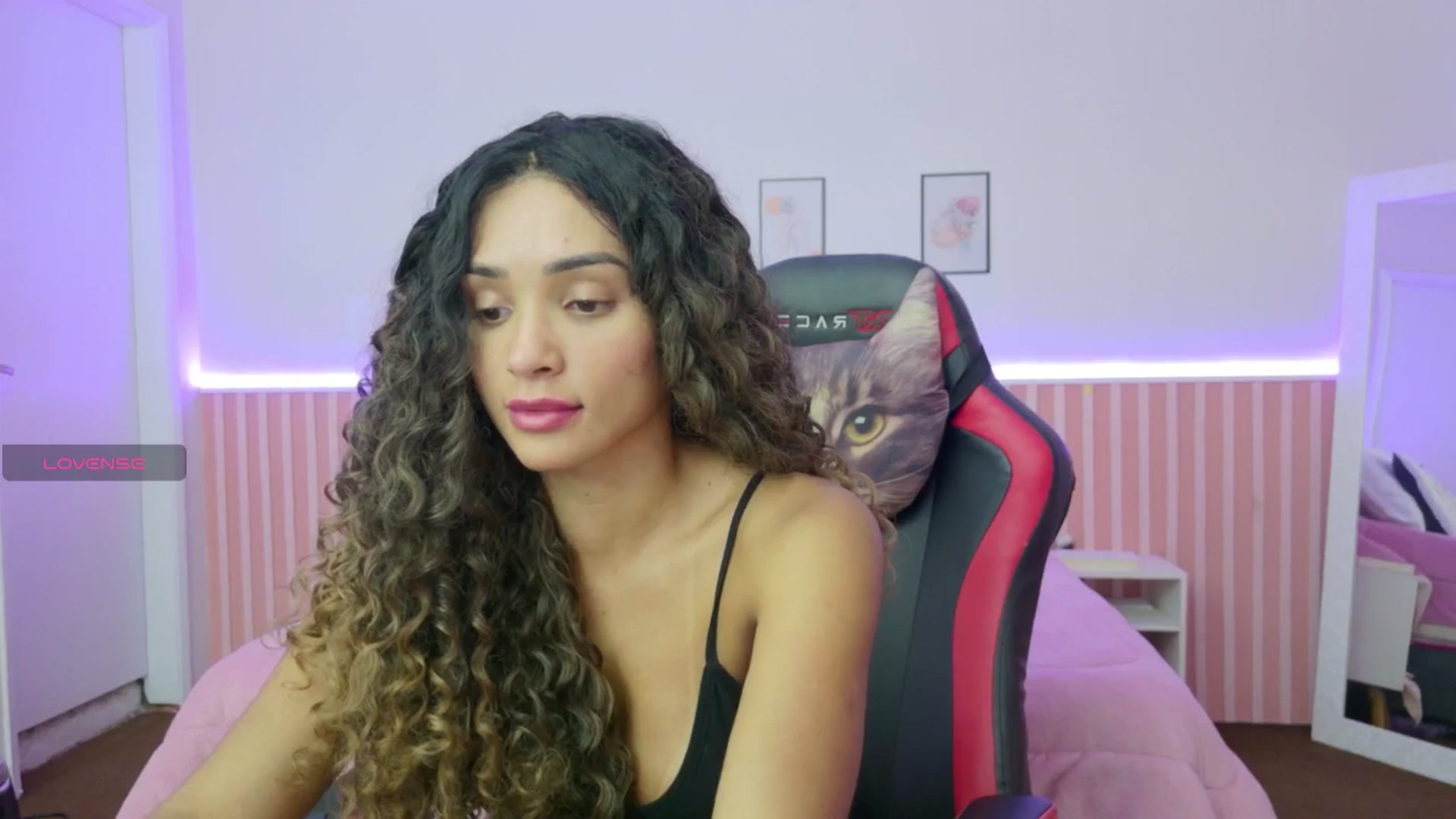 Gallery image thumbnail from Helen9g38's myfreecams stream on, 12/01/2025, 20:44 image 7 of 20