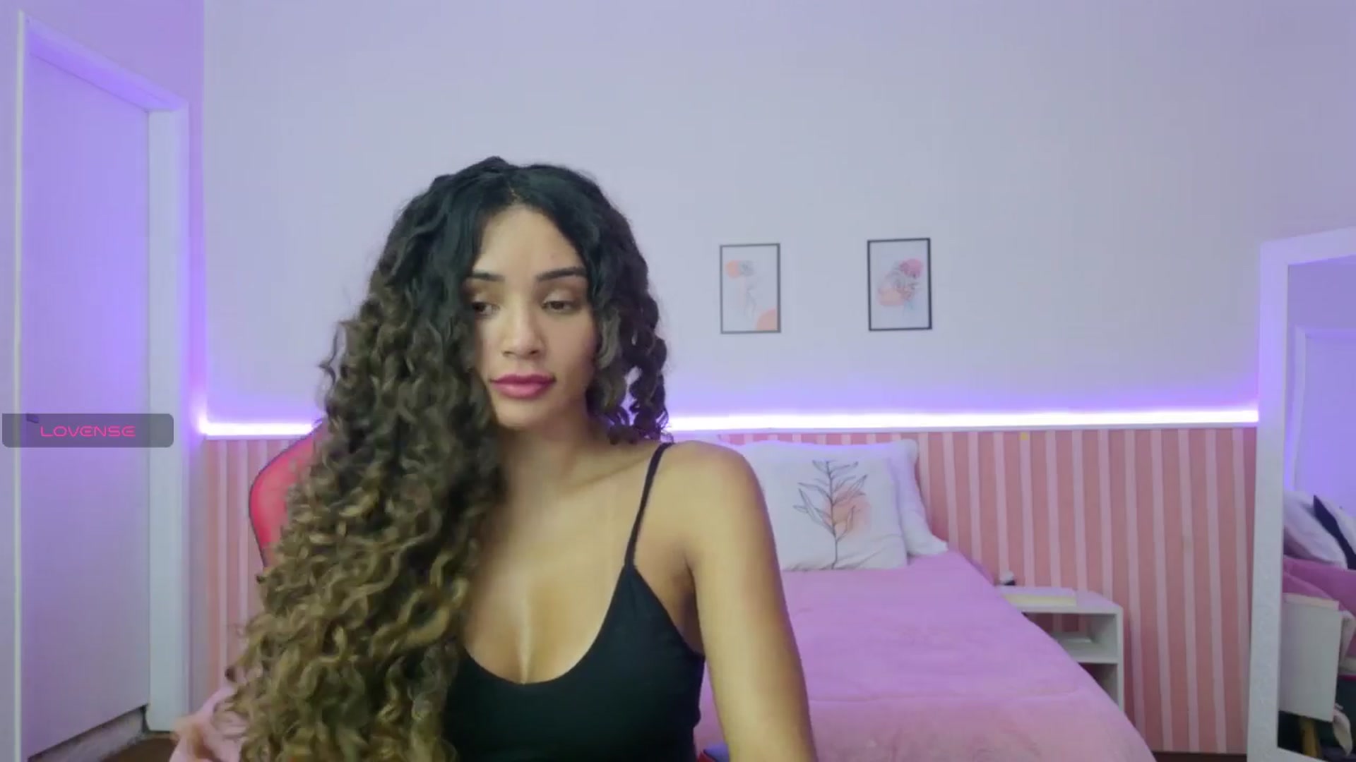 Gallery image thumbnail from Helen9g38's myfreecams stream on, 12/01/2025, 20:44 image 20 of 20