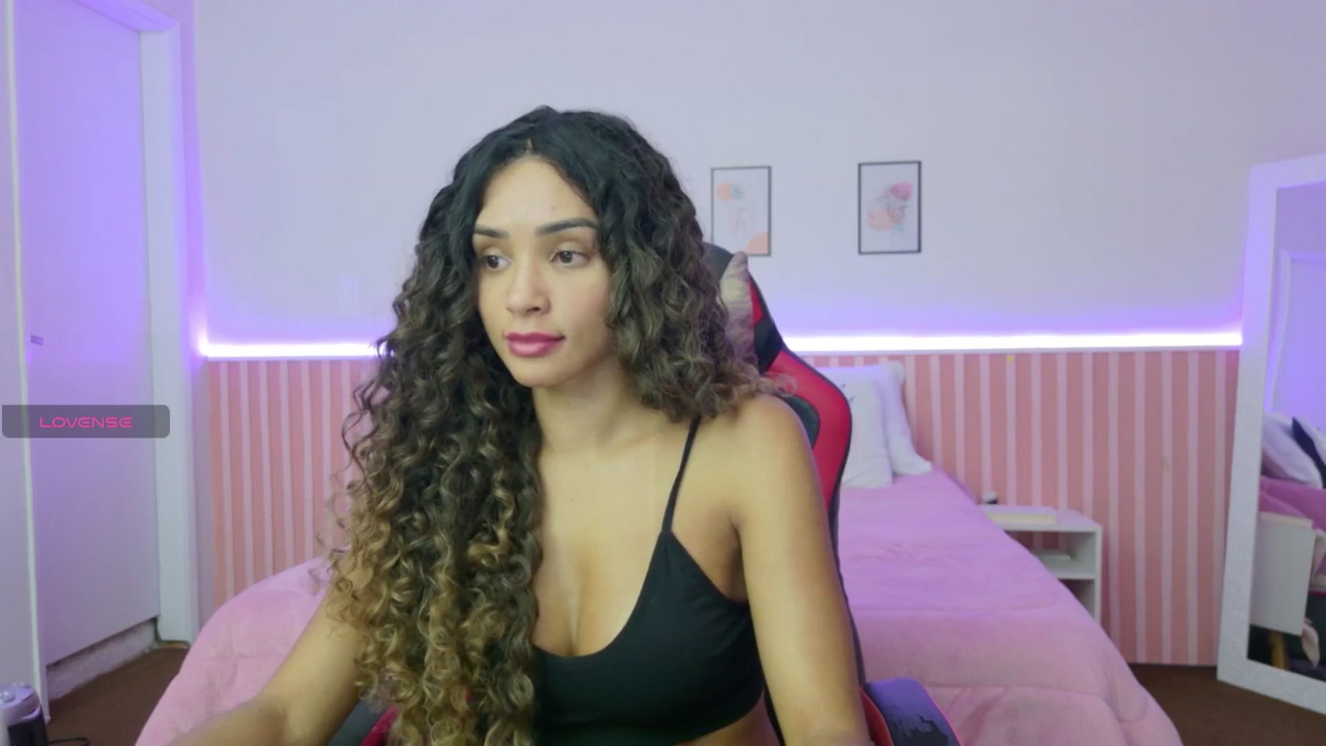 Gallery image thumbnail from Helen9g38's myfreecams stream on, 12/01/2025, 20:44 image 16 of 20