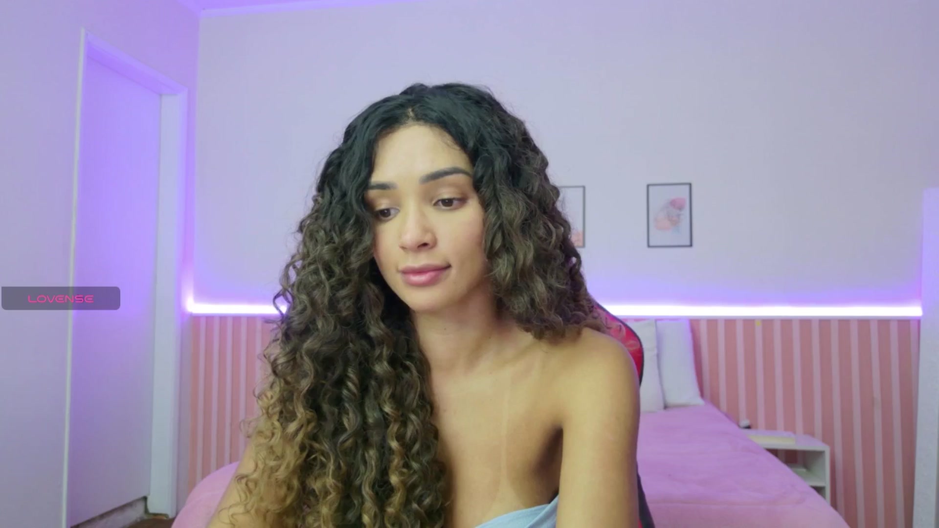 Gallery image thumbnail from Helen9g38's myfreecams stream on, 12/02/2025, 11:11 image 4 of 20