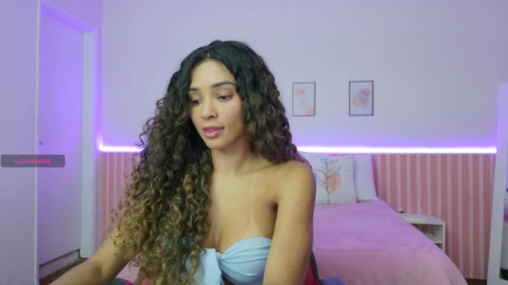 Gallery image thumbnail from Helen9g38's myfreecams stream on, 12/02/2025, 11:11 image 13 of 20