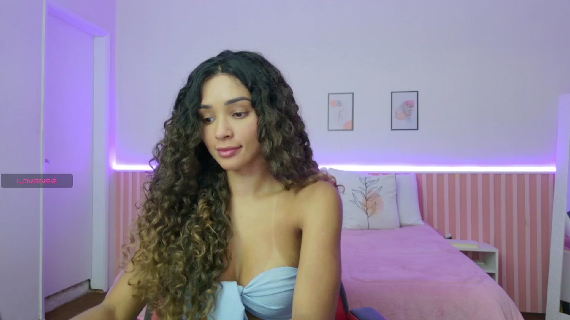 Gallery image thumbnail from Helen9g38's myfreecams stream on, 12/02/2025, 11:11 image 14 of 20