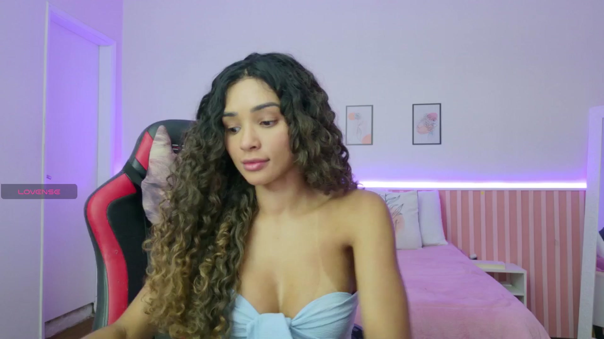 Gallery image thumbnail from Helen9g38's myfreecams stream on, 12/02/2025, 11:11 image 10 of 20
