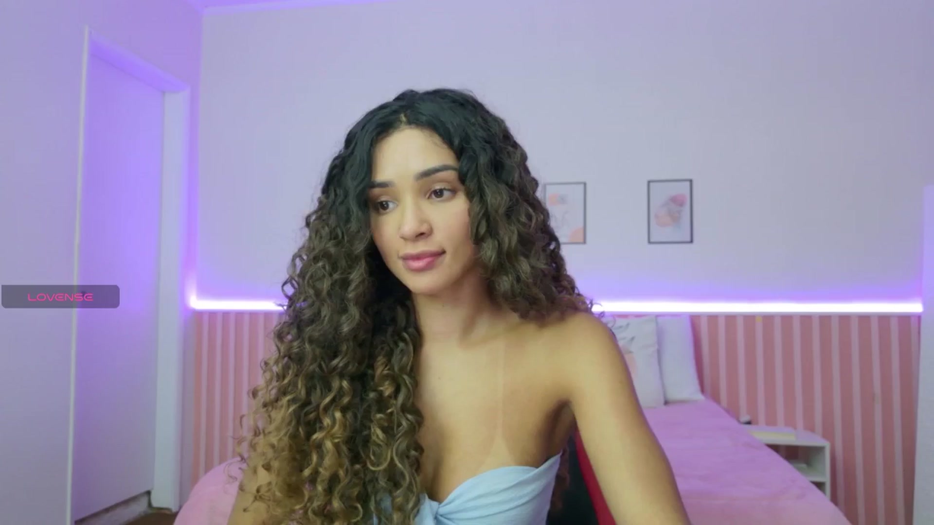 Gallery image thumbnail from Helen9g38's myfreecams stream on, 12/02/2025, 11:11 image 9 of 20