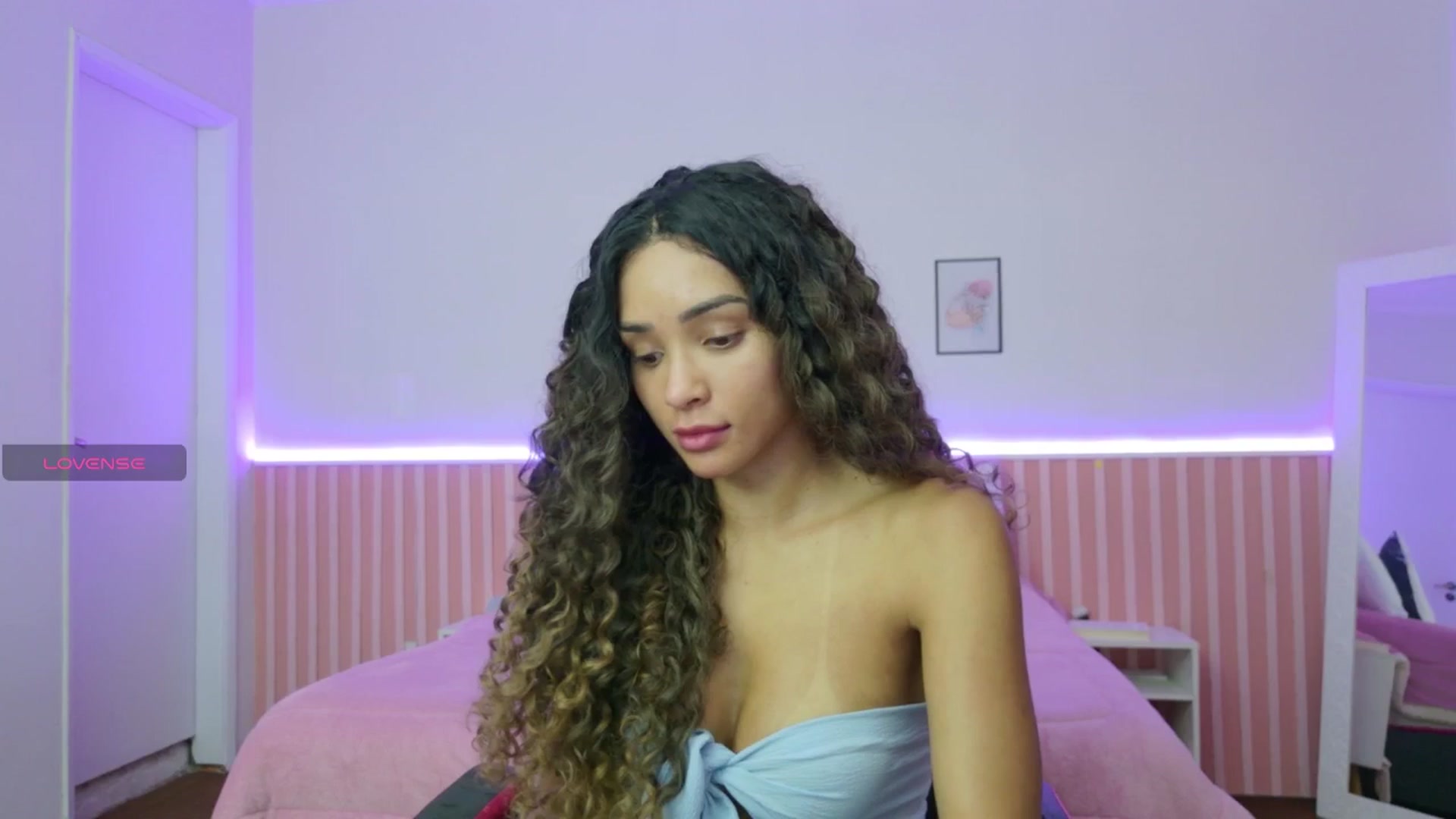 Gallery image thumbnail from Helen9g38's myfreecams stream on, 12/02/2025, 20:14 image 15 of 20