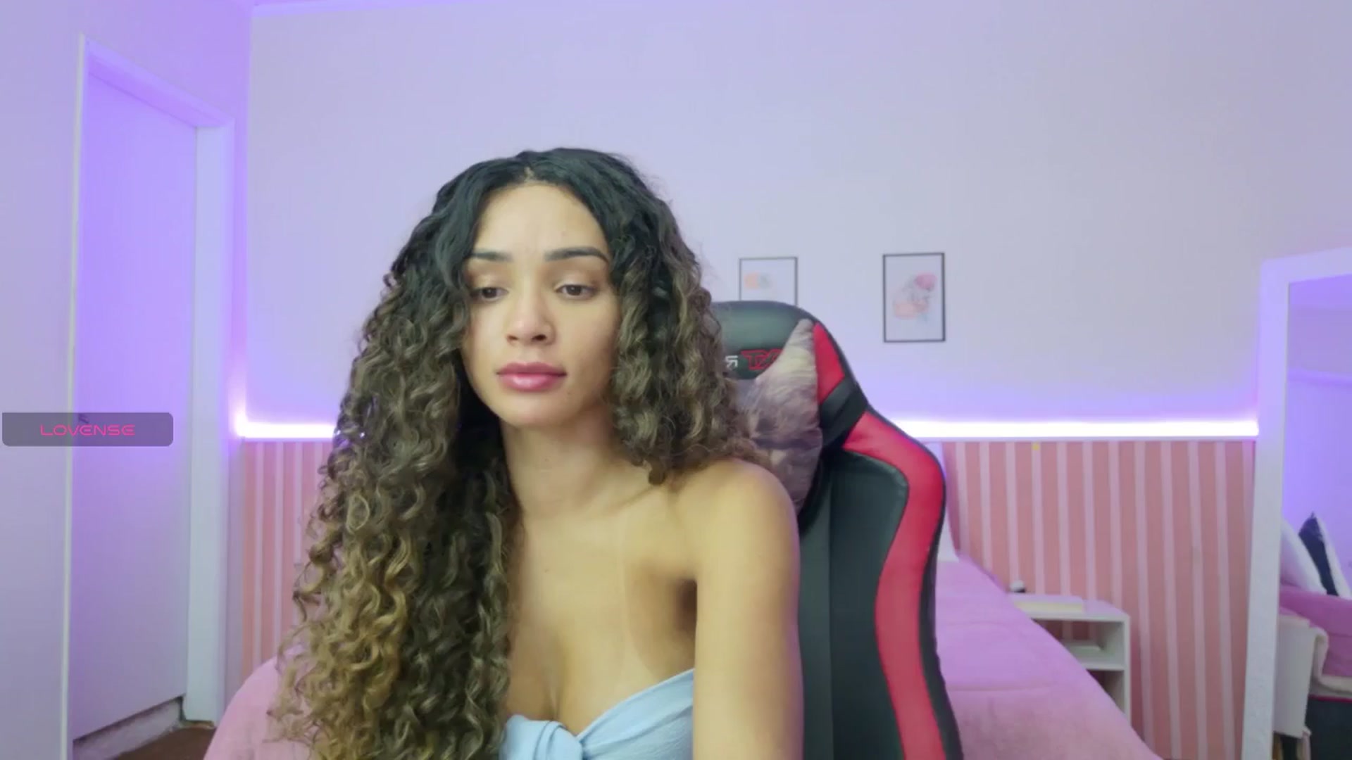 Gallery image thumbnail from Helen9g38's myfreecams stream on, 12/02/2025, 20:14 image 3 of 20