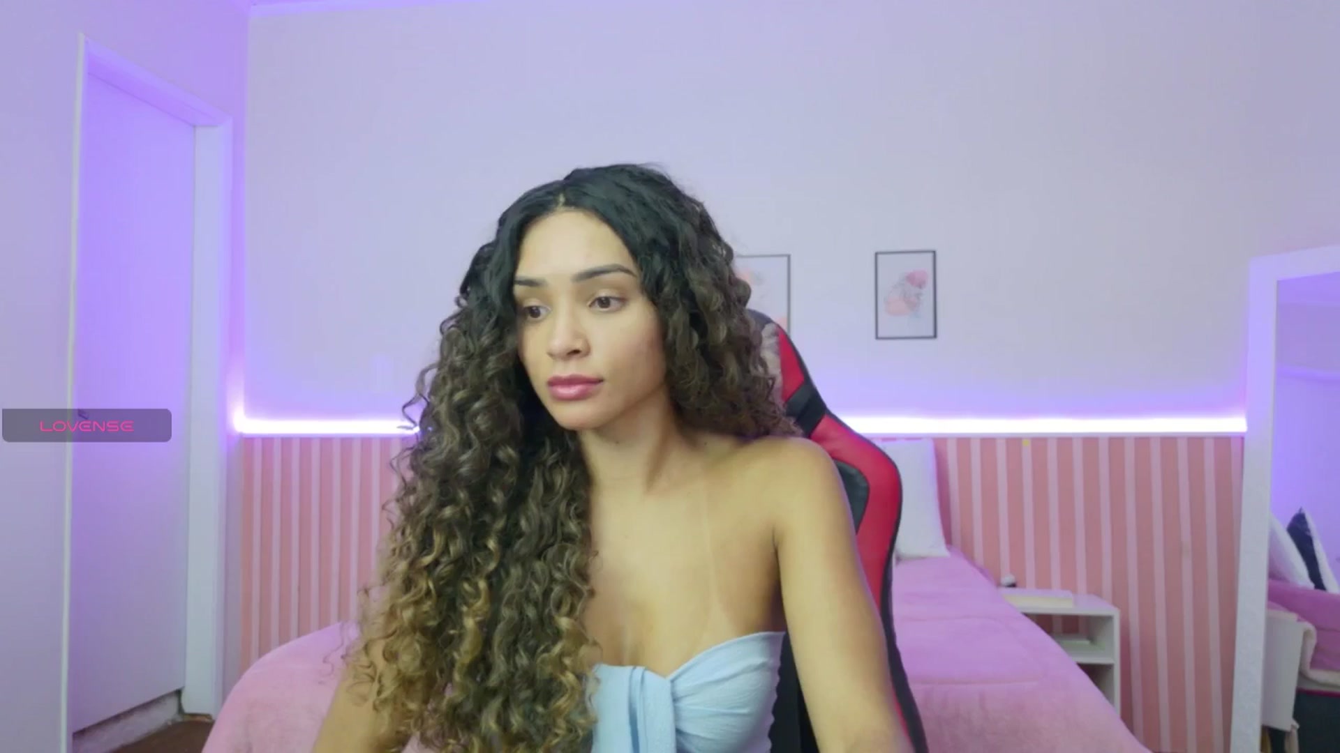Gallery image thumbnail from Helen9g38's myfreecams stream on, 12/02/2025, 20:14 image 1 of 20