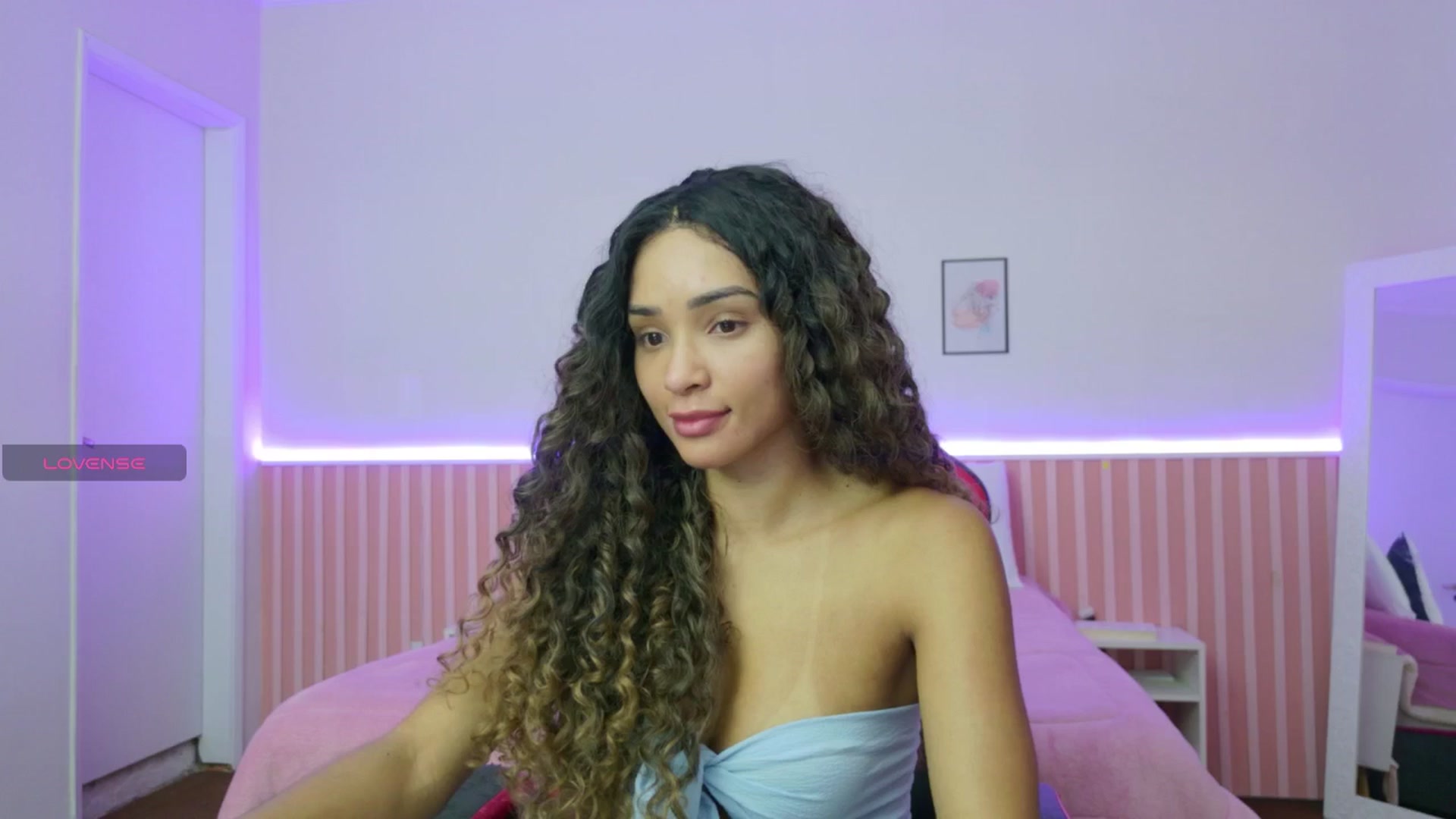 Gallery image thumbnail from Helen9g38's myfreecams stream on, 12/02/2025, 20:14 image 17 of 20