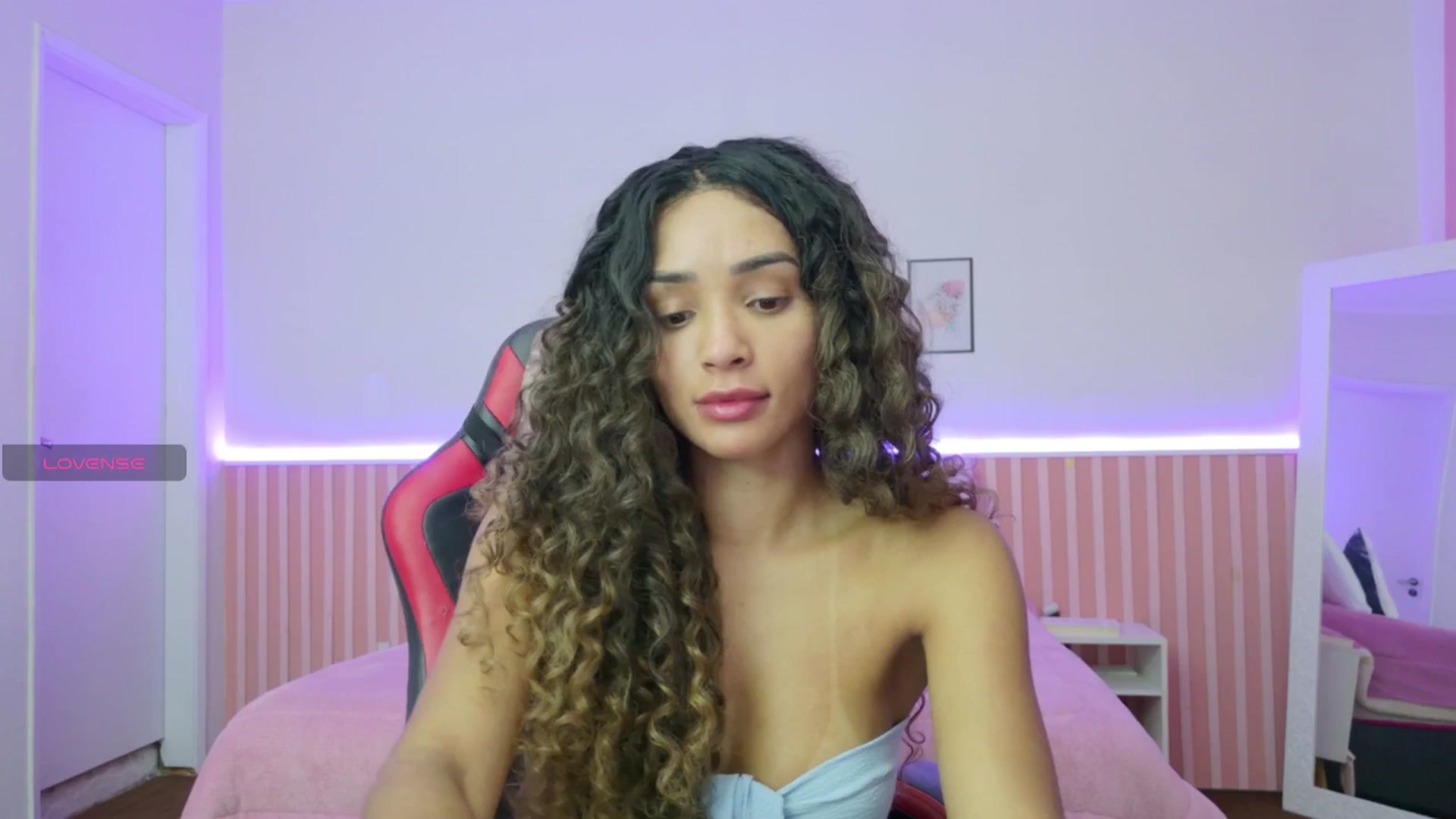 Gallery image thumbnail from Helen9g38's myfreecams stream on, 12/02/2025, 20:14 image 13 of 20