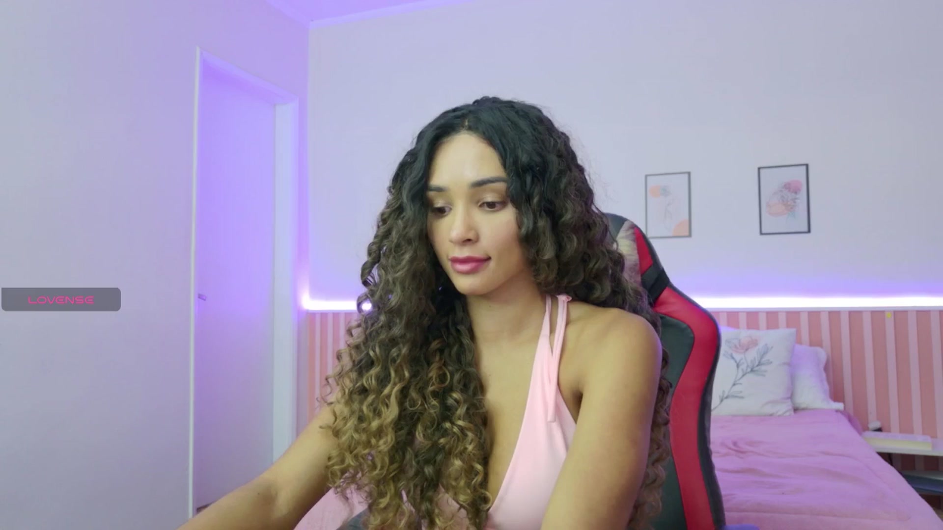 Gallery image thumbnail from Helen9g38's myfreecams stream on, 12/03/2025, 11:49 image 17 of 20